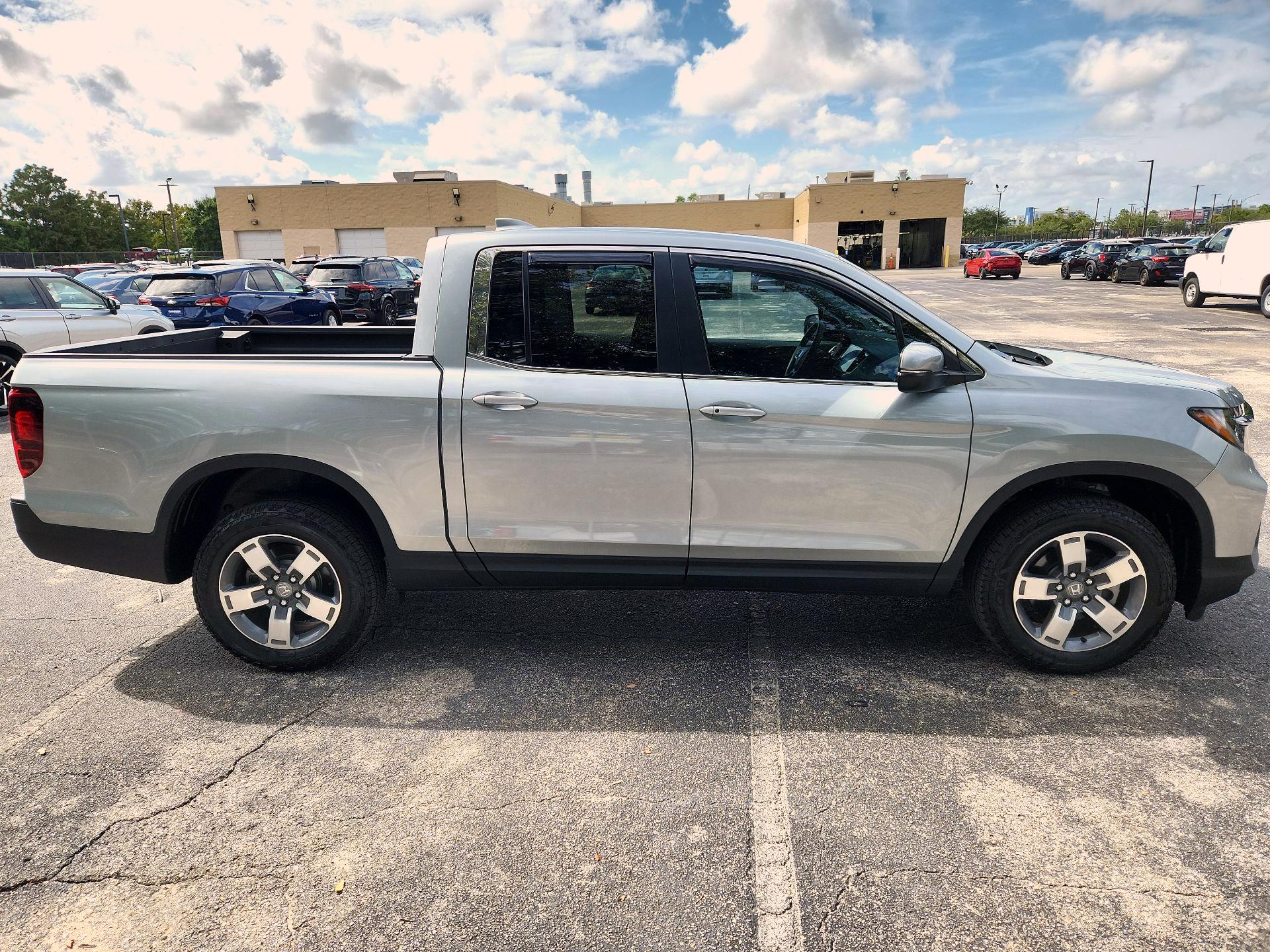 Thumbnail: 2025 Honda Ridgeline - 4