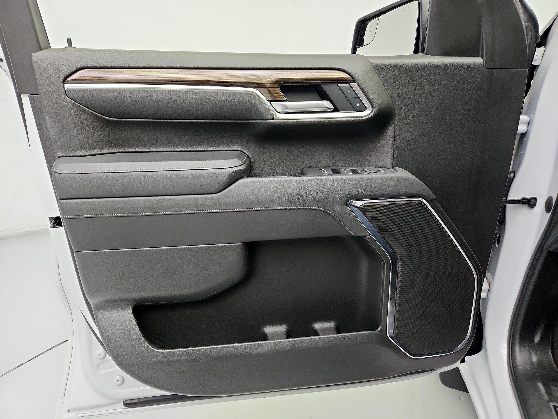 Thumbnail: 2023 Chevrolet Silverado 1500 - 12