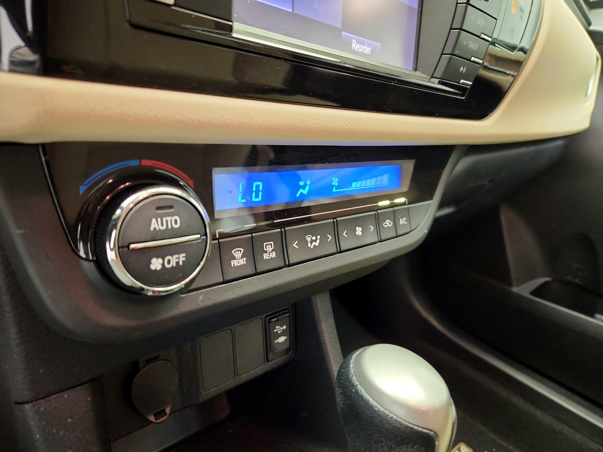 Thumbnail: 2016 Toyota Corolla - 16