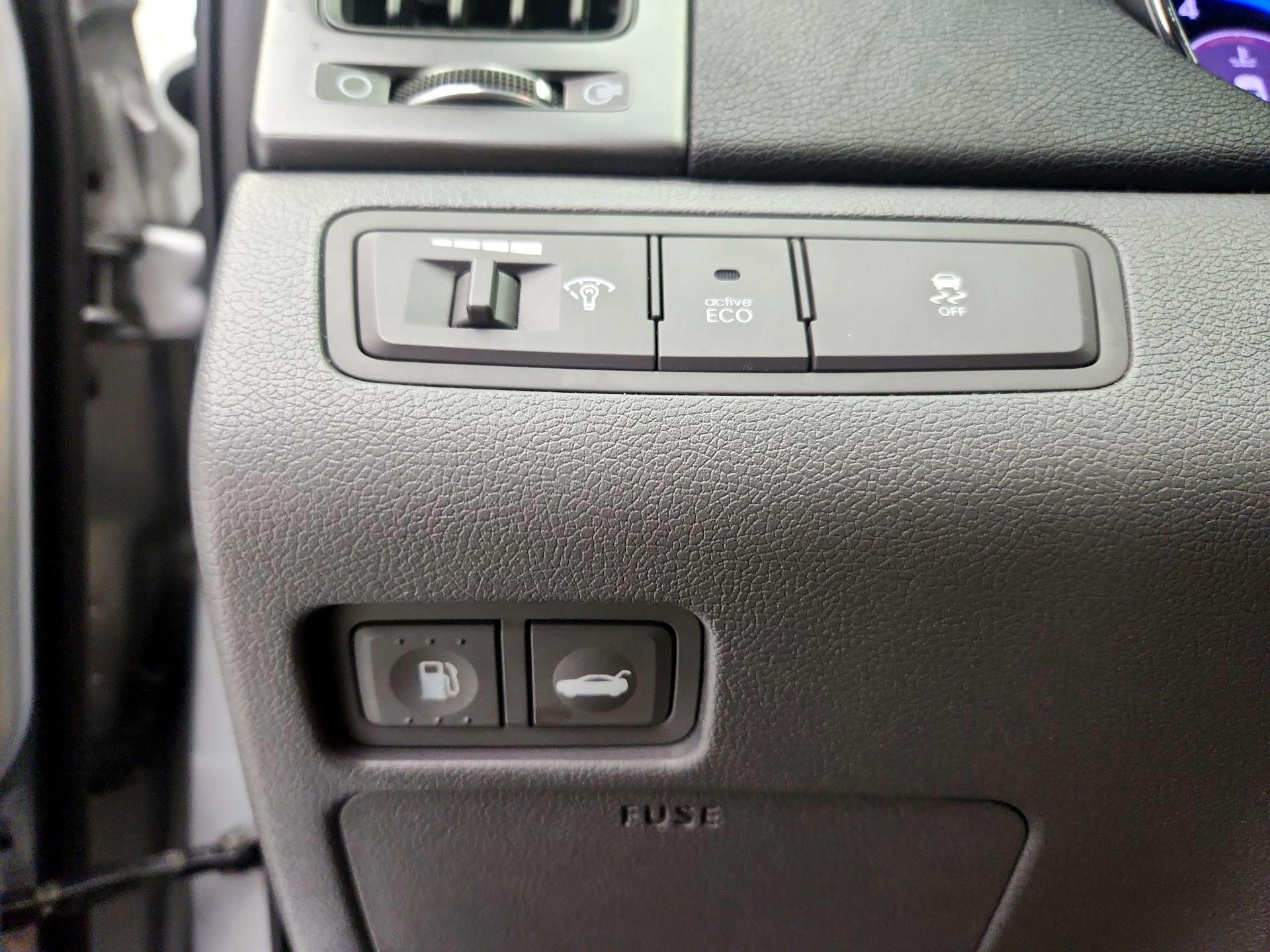 Thumbnail: 2014 Hyundai Sonata - 13