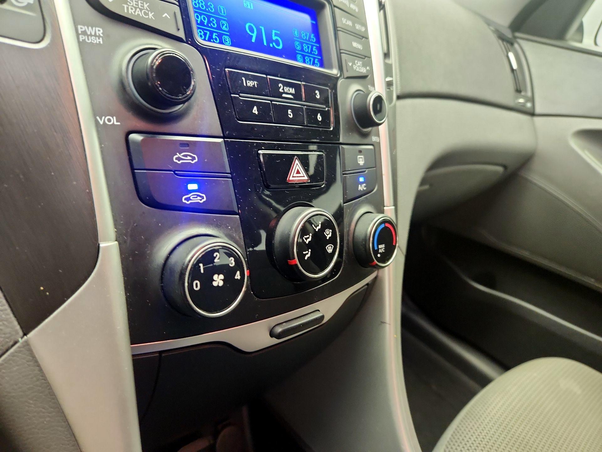 Thumbnail: 2014 Hyundai Sonata - 15