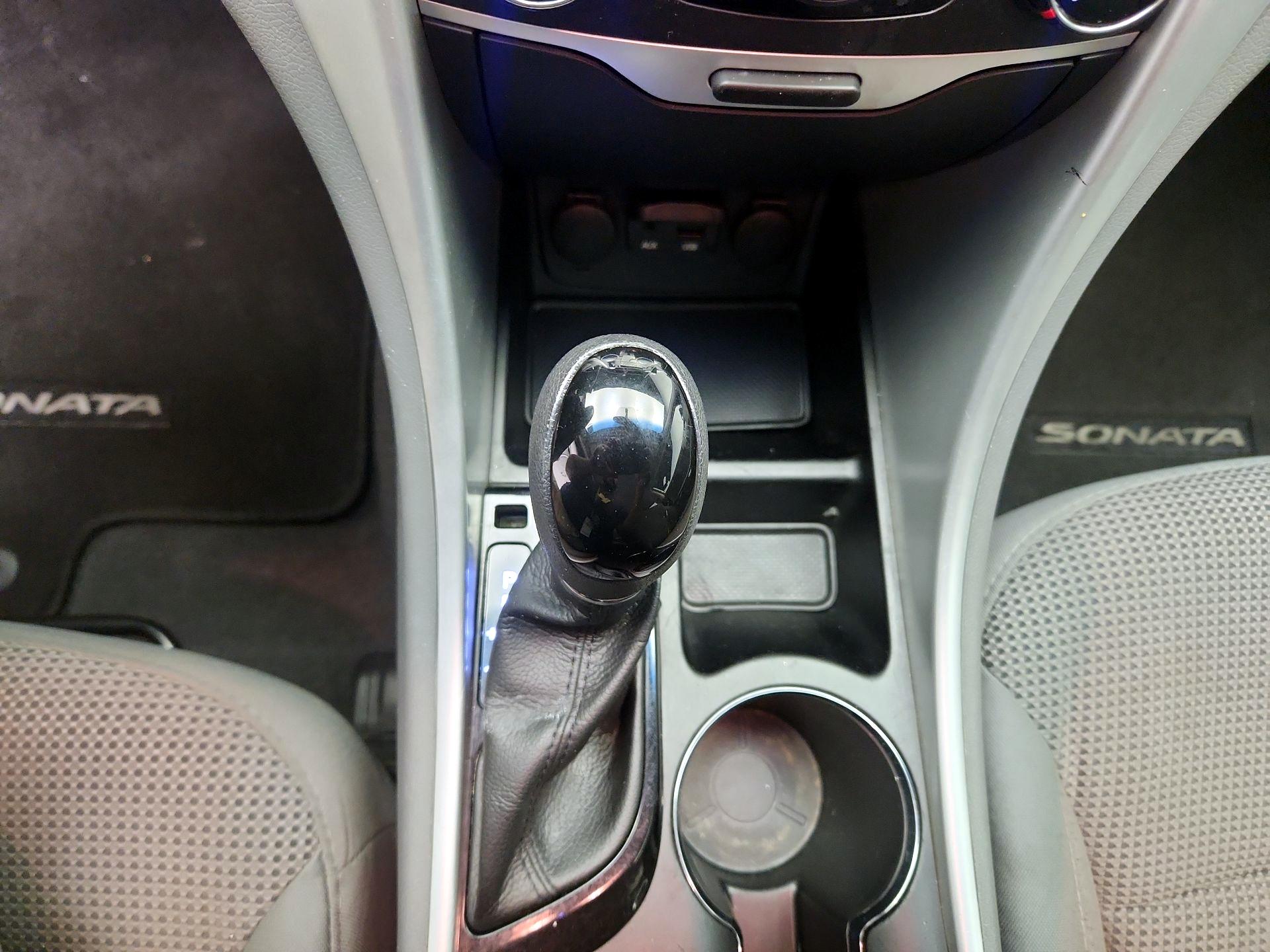 Thumbnail: 2014 Hyundai Sonata - 16