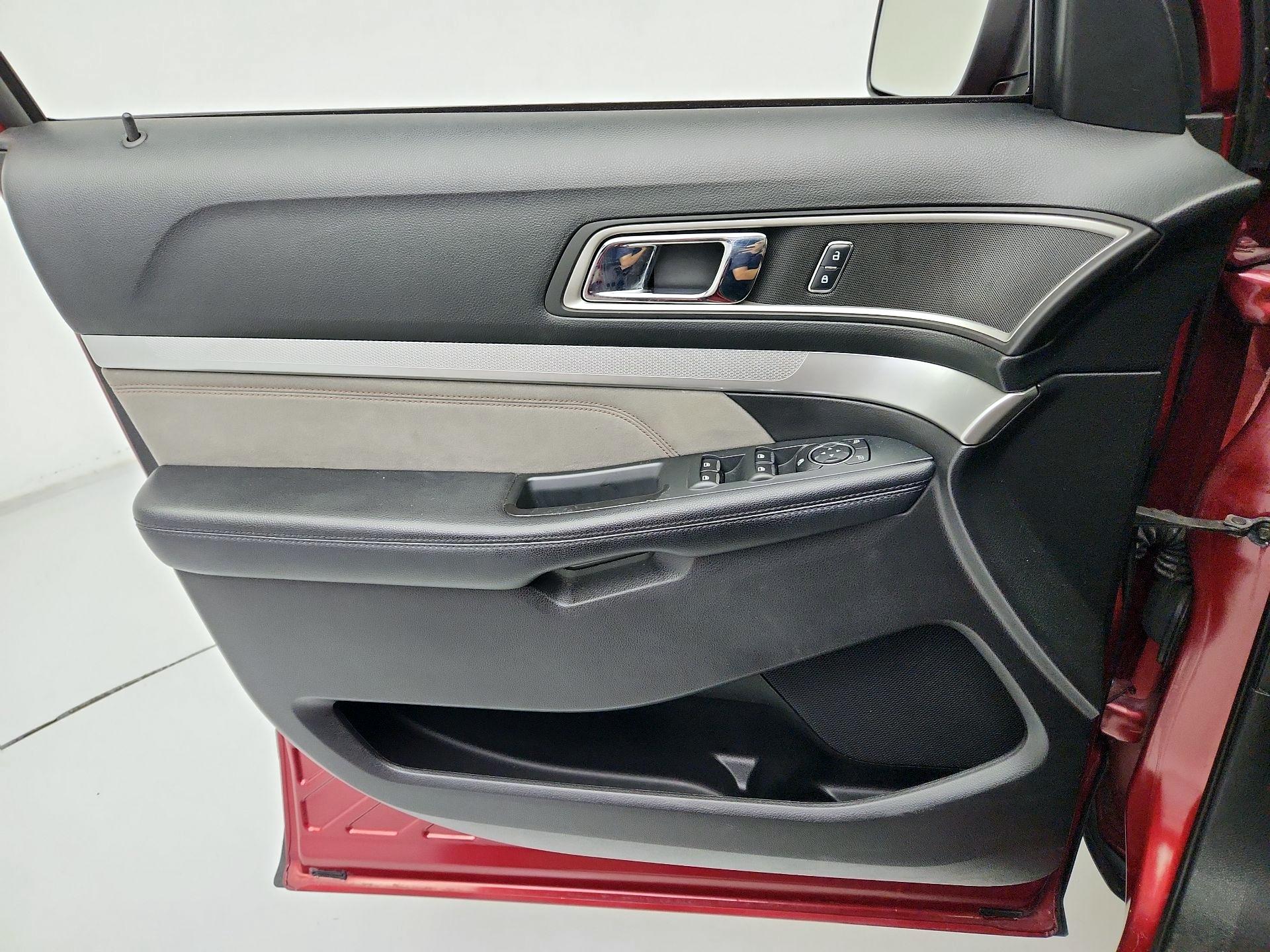 Thumbnail: 2017 Ford Explorer - 12