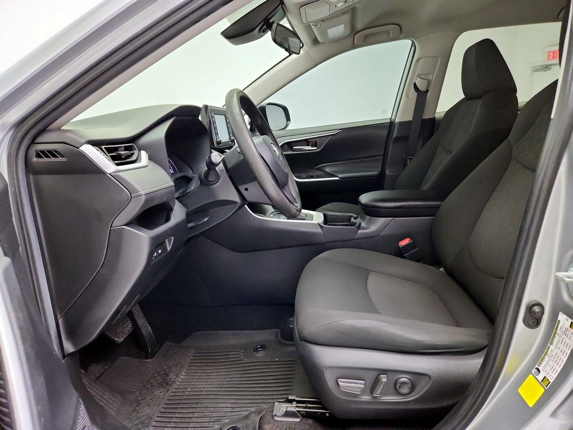 Thumbnail: 2021 Toyota RAV4 - 11