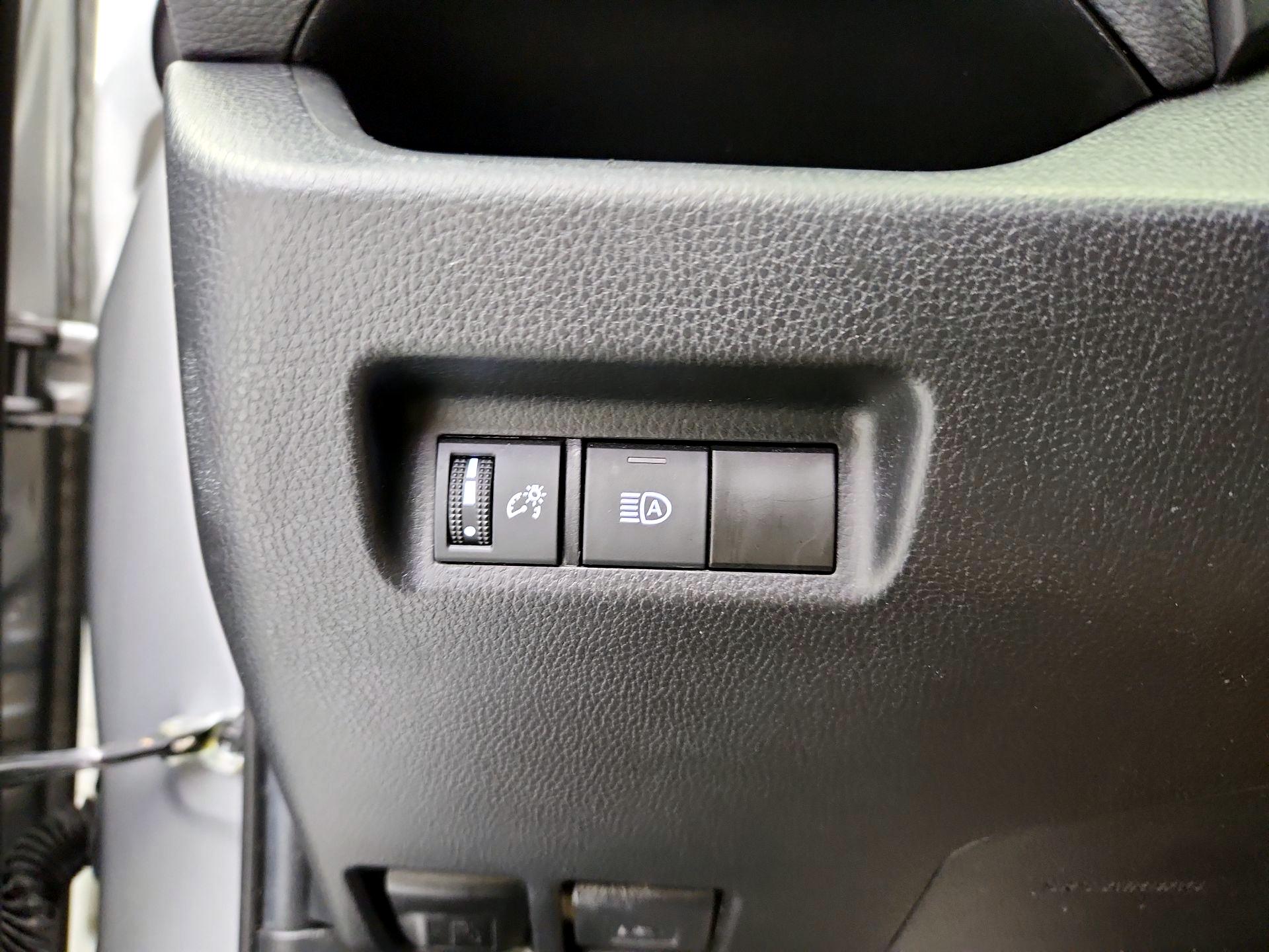 Thumbnail: 2021 Toyota RAV4 - 13