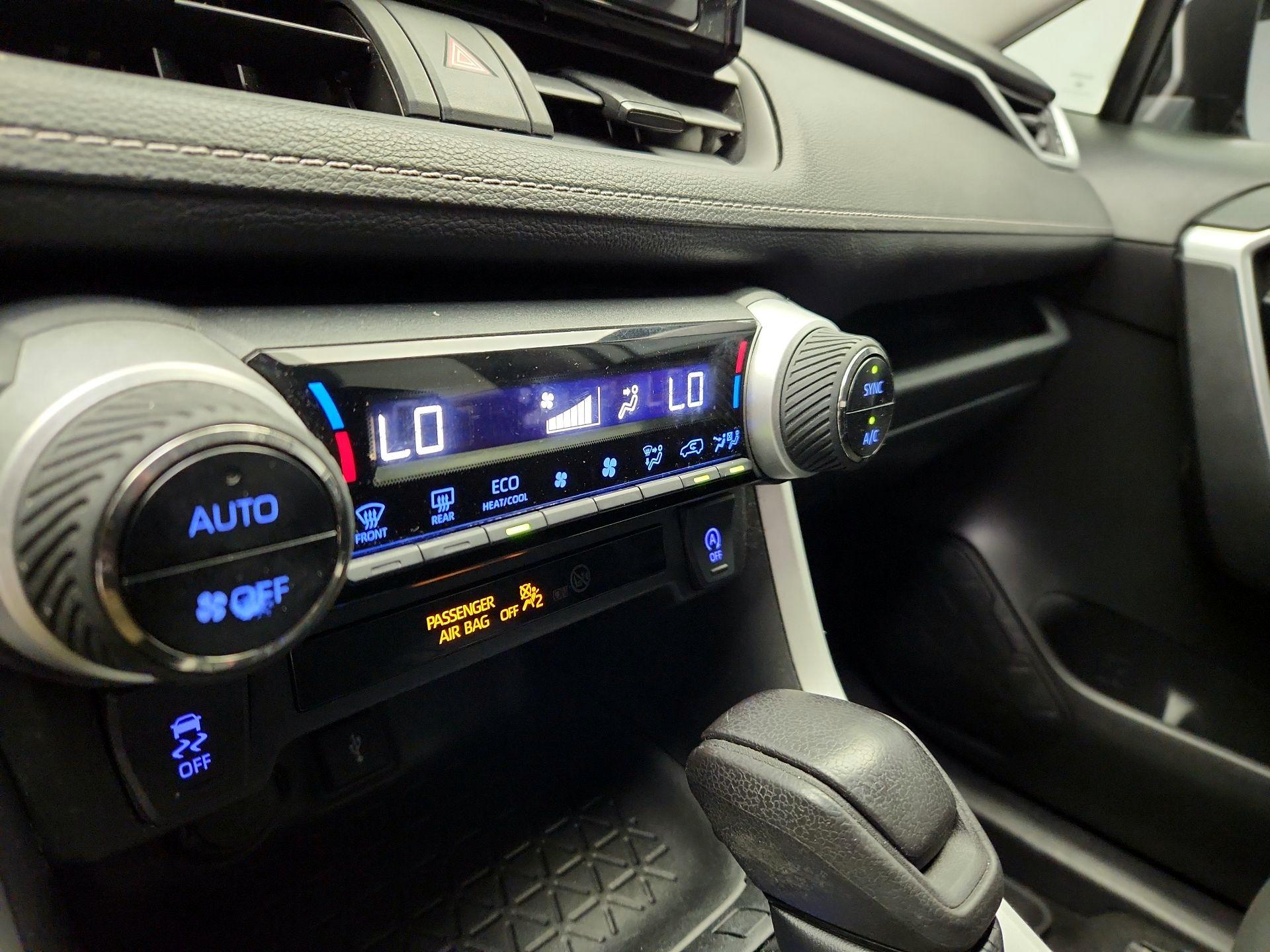 Thumbnail: 2021 Toyota RAV4 - 16
