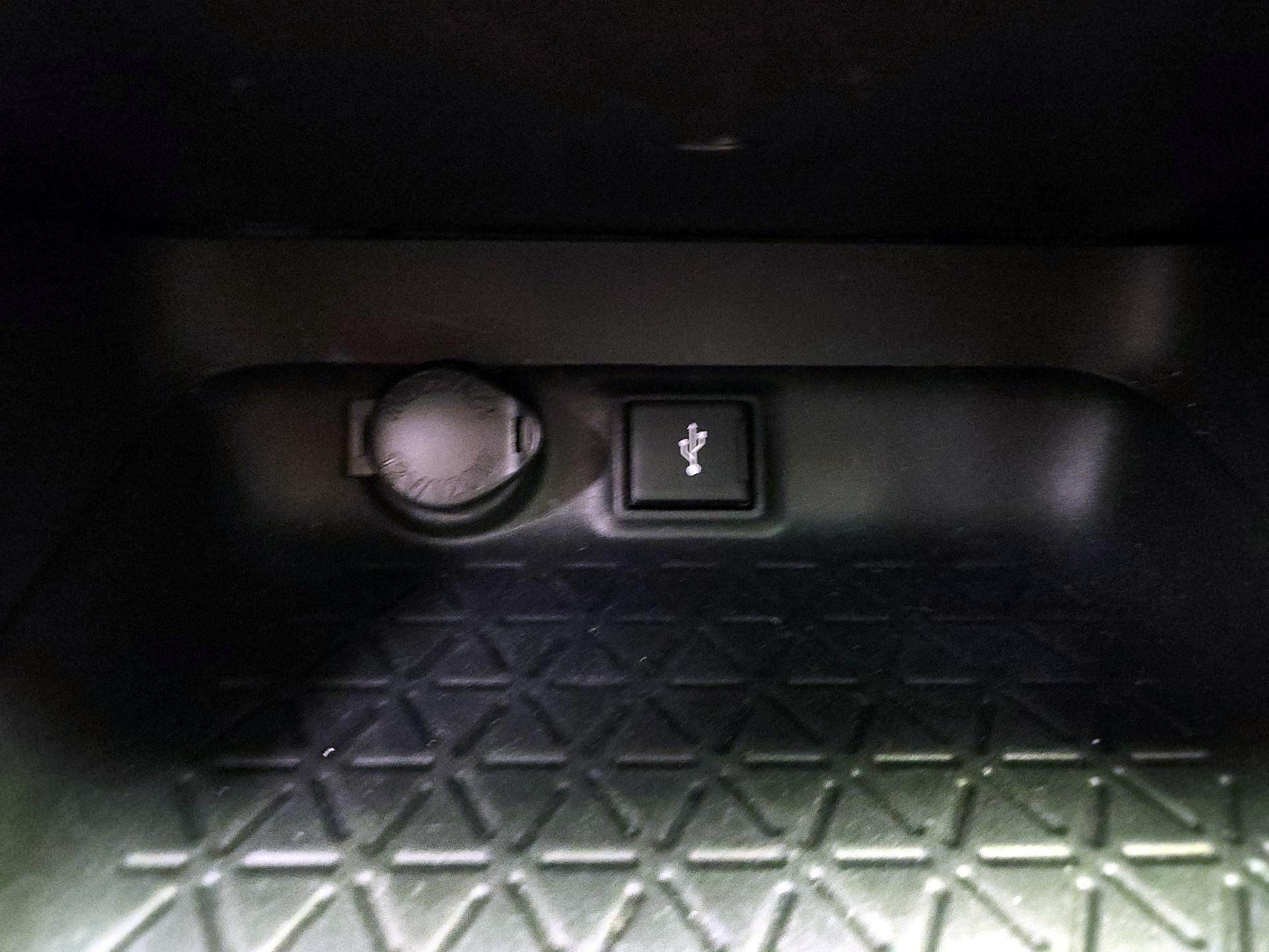 Thumbnail: 2021 Toyota RAV4 - 18