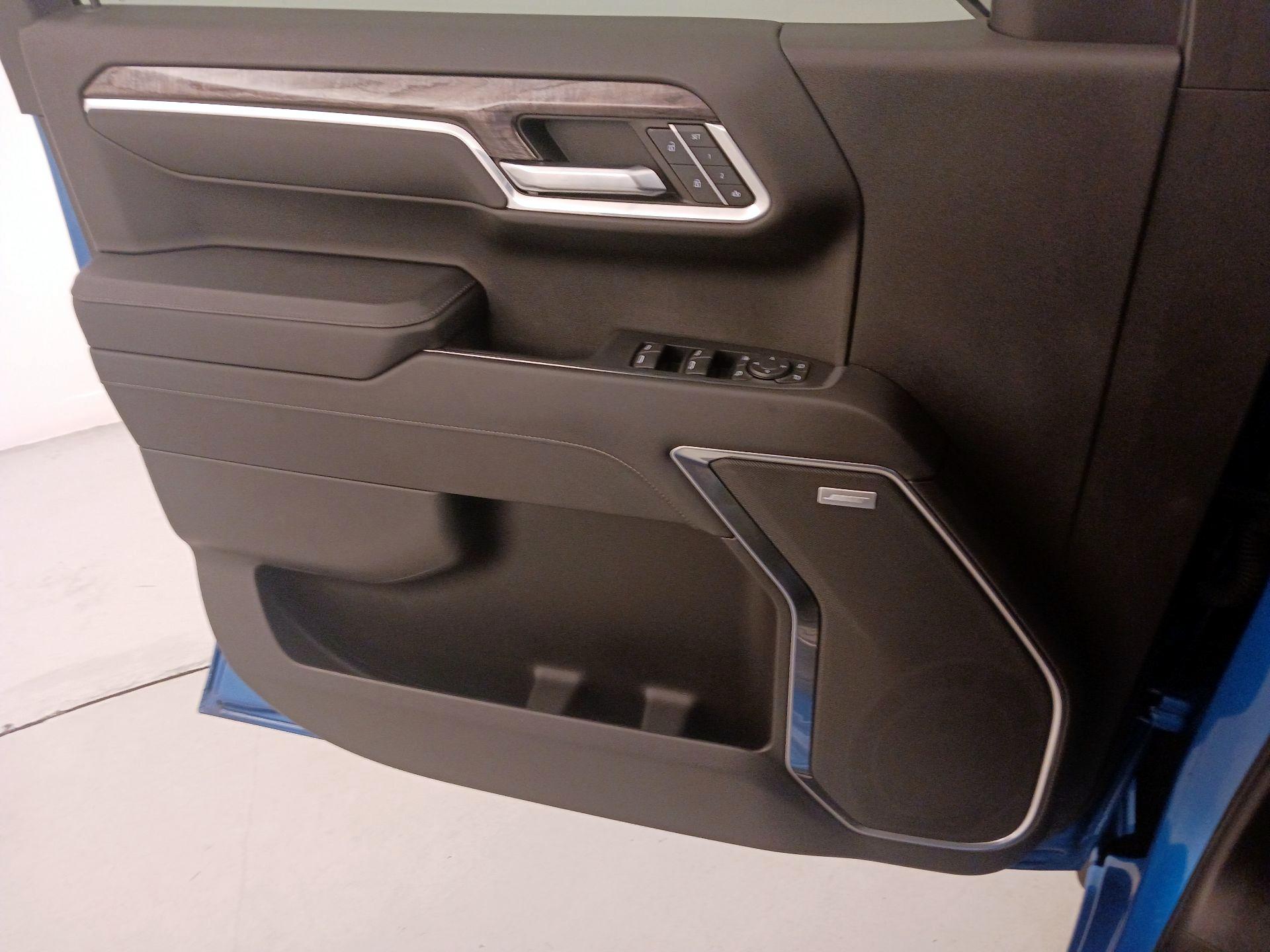 Thumbnail: 2023 Chevrolet Silverado 1500 - 10