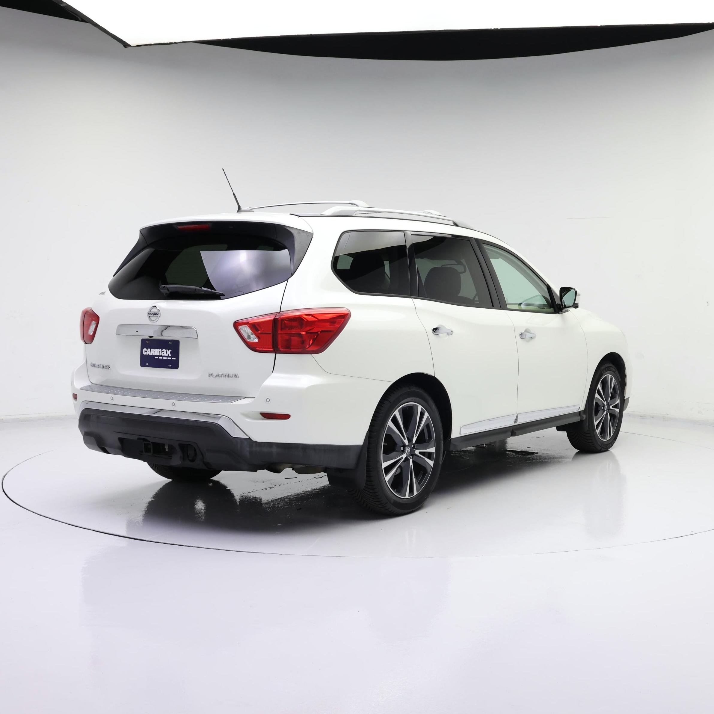 Thumbnail: 2017 Nissan Pathfinder - 8
