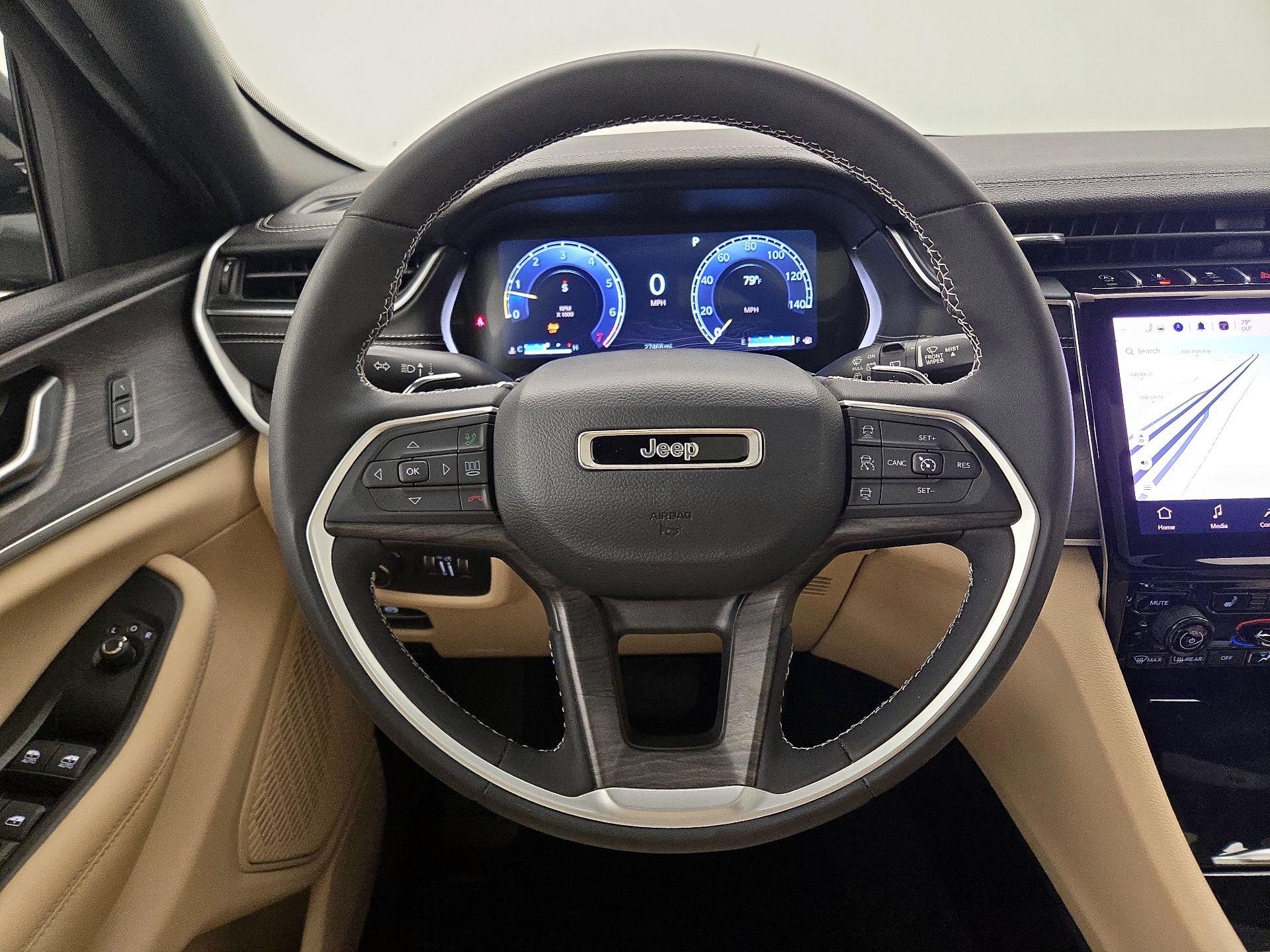 Thumbnail: 2023 Jeep Grand Cherokee - 10