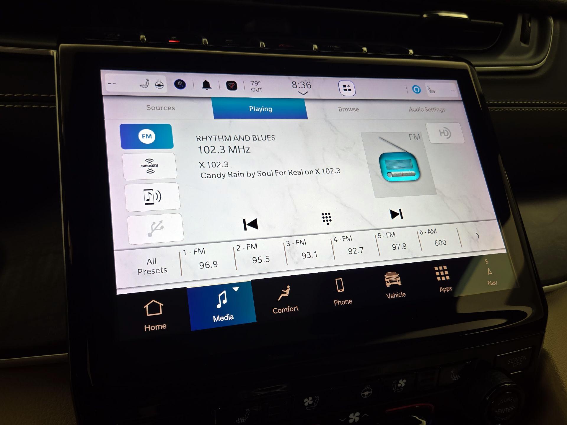 Thumbnail: 2023 Jeep Grand Cherokee - 16