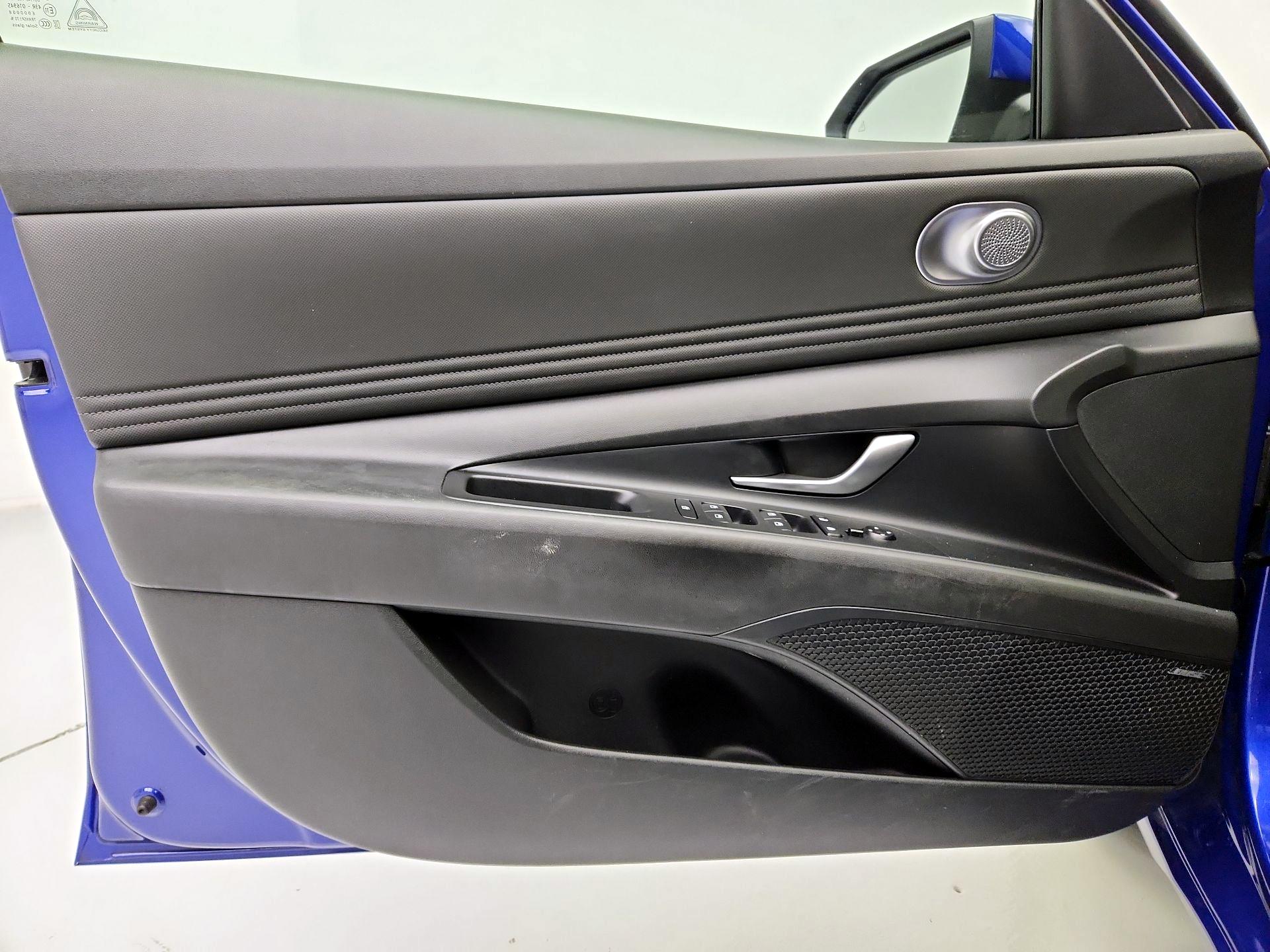 Thumbnail: 2023 Hyundai Elantra - 12