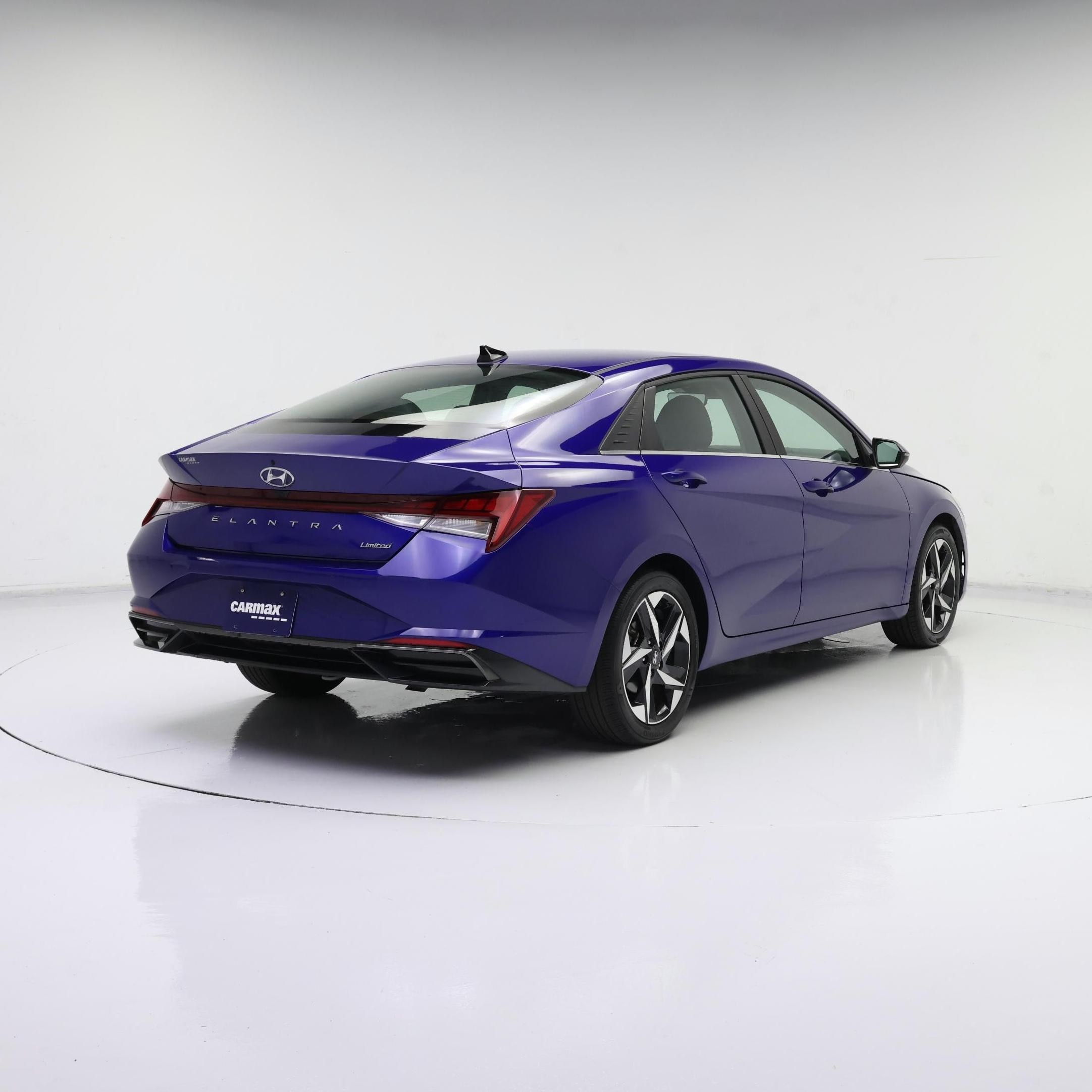 Thumbnail: 2023 Hyundai Elantra - 8
