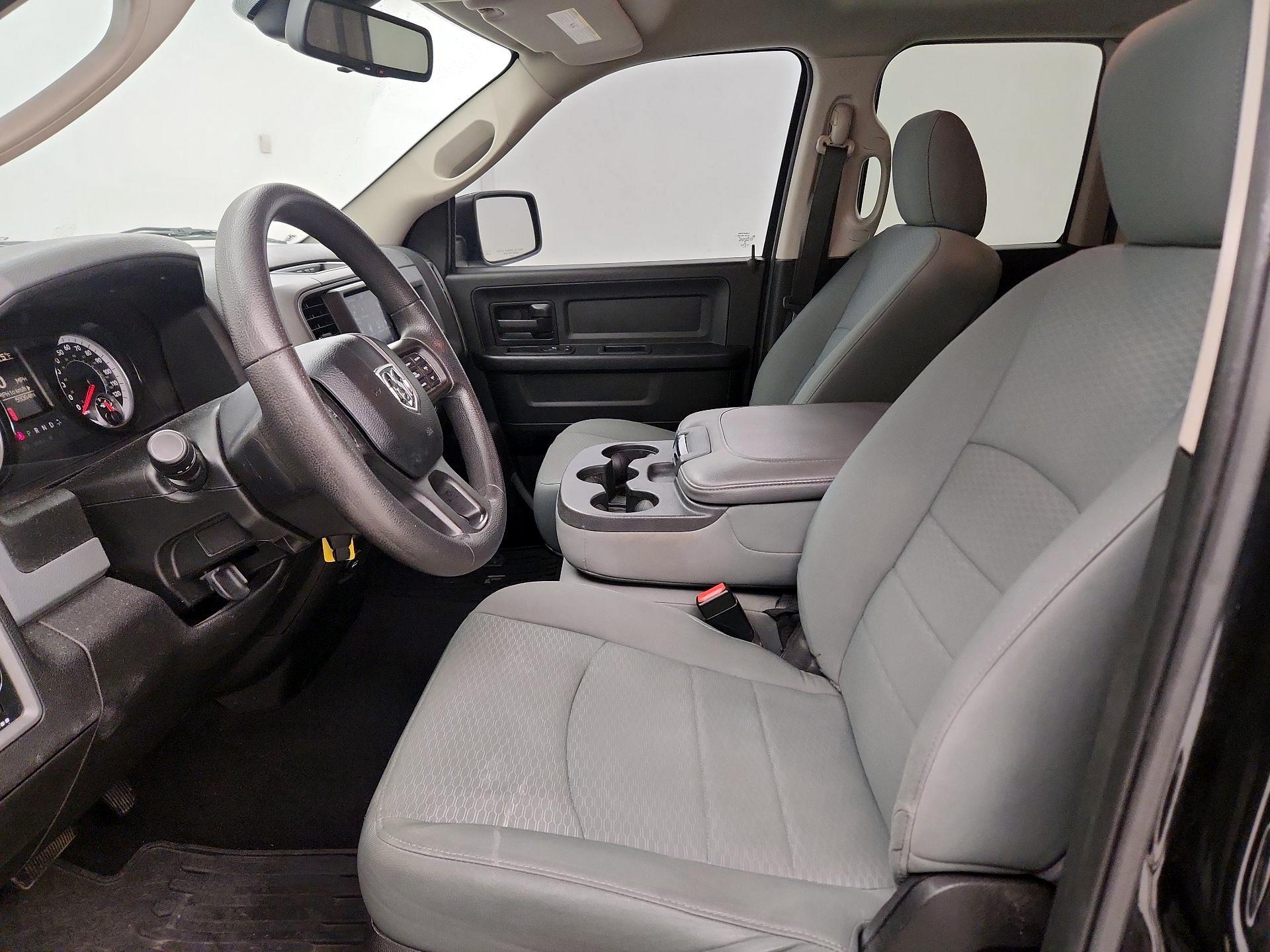 Thumbnail: 2019 RAM 1500 Classic - 11