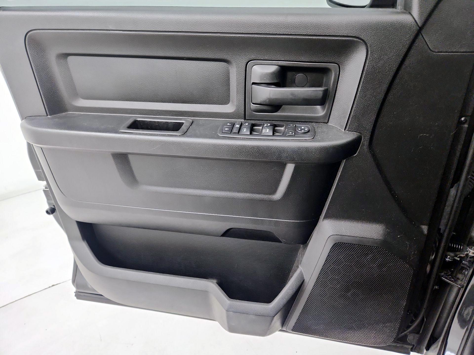 Thumbnail: 2019 RAM 1500 Classic - 12