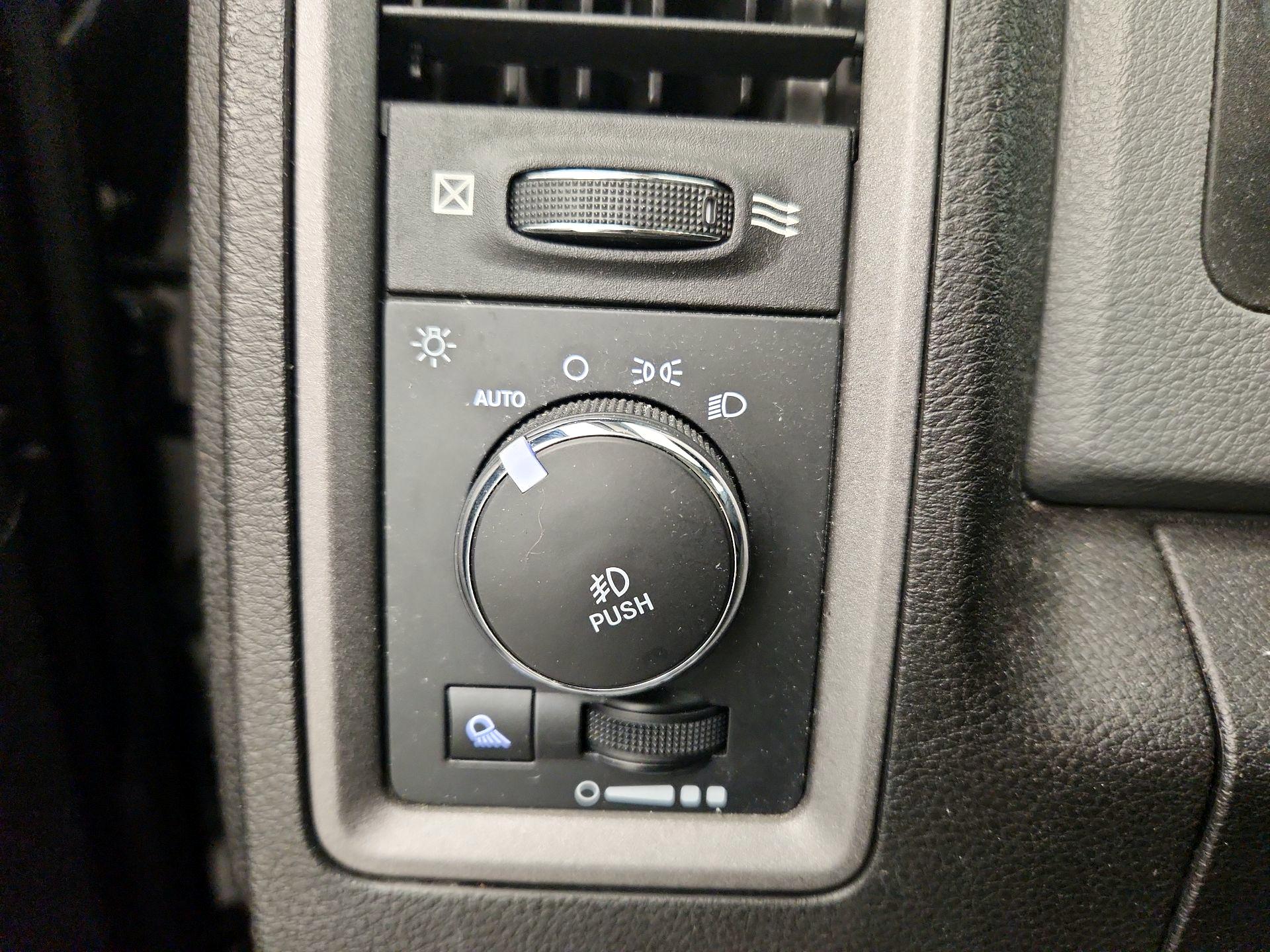 Thumbnail: 2019 RAM 1500 Classic - 13