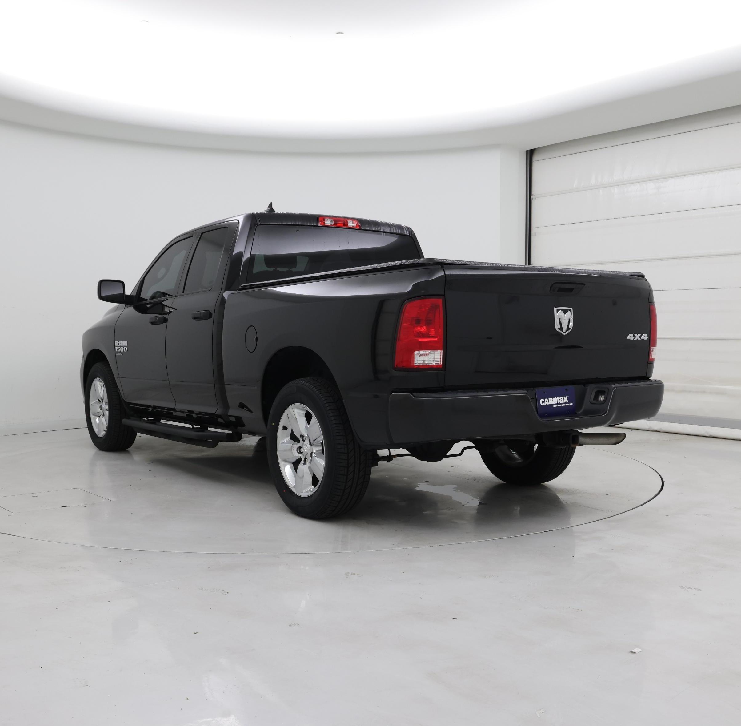Thumbnail: 2019 RAM 1500 Classic - 2