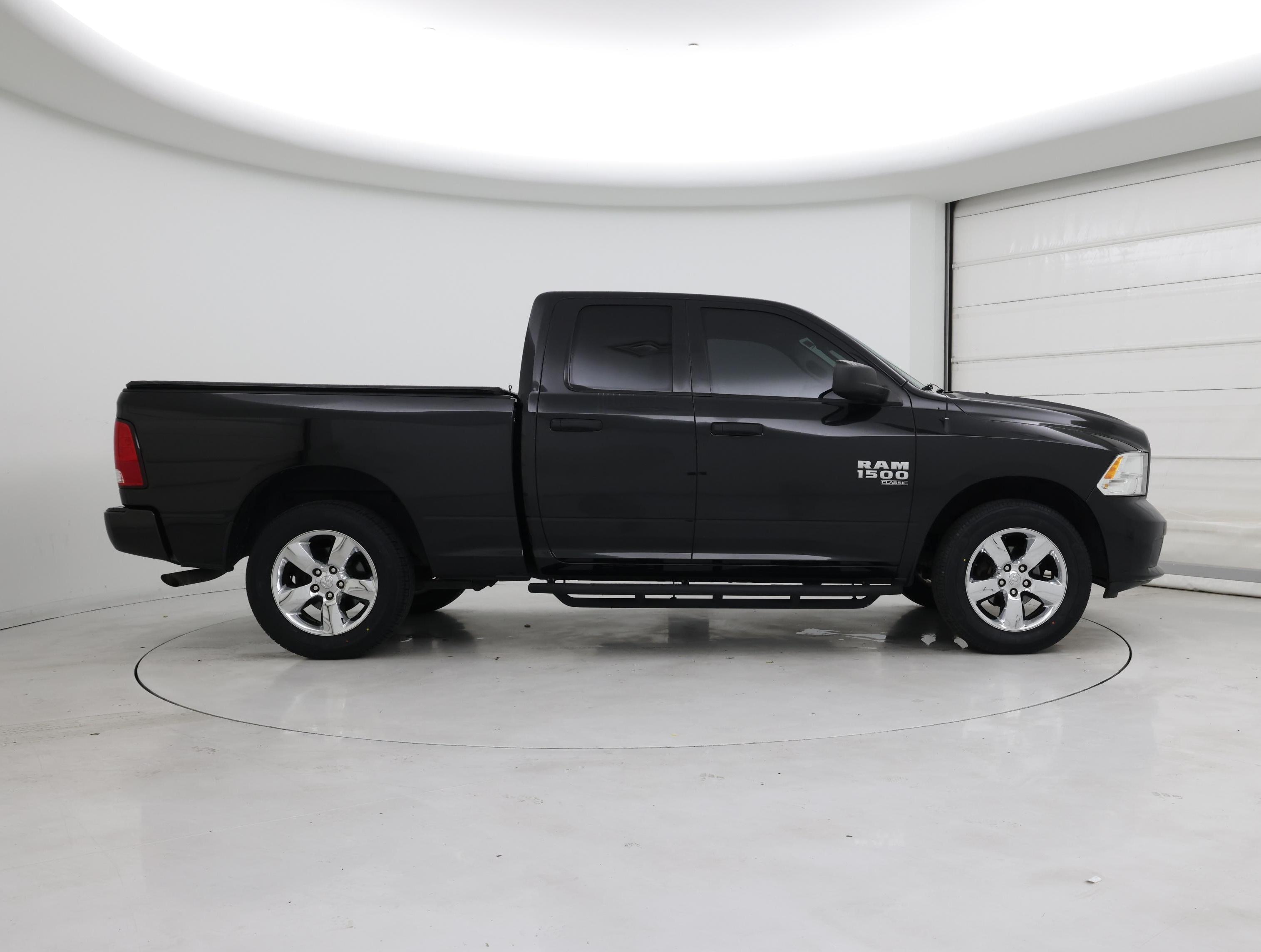 Thumbnail: 2019 RAM 1500 Classic - 7