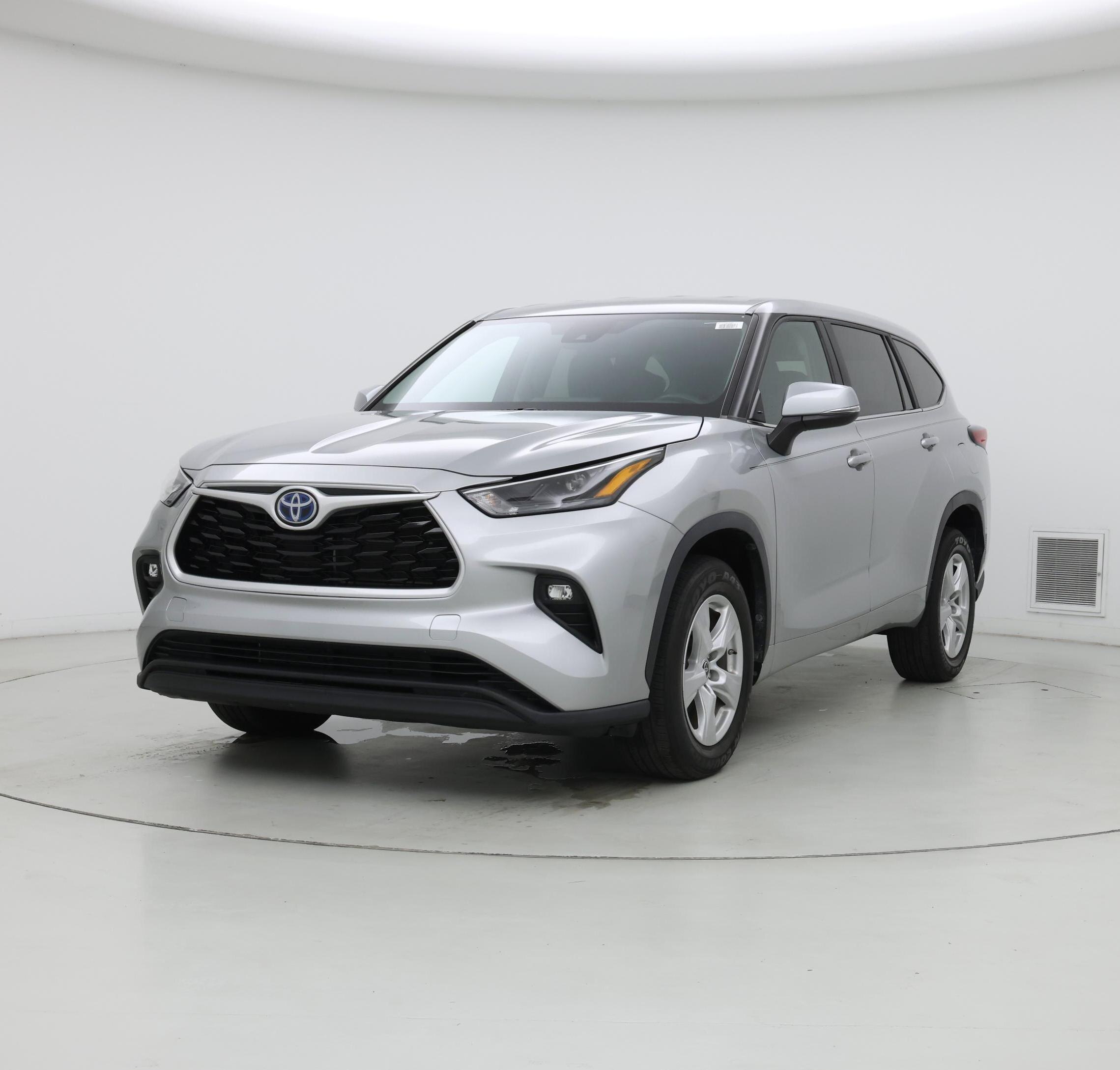 Thumbnail: 2023 Toyota Highlander - 4