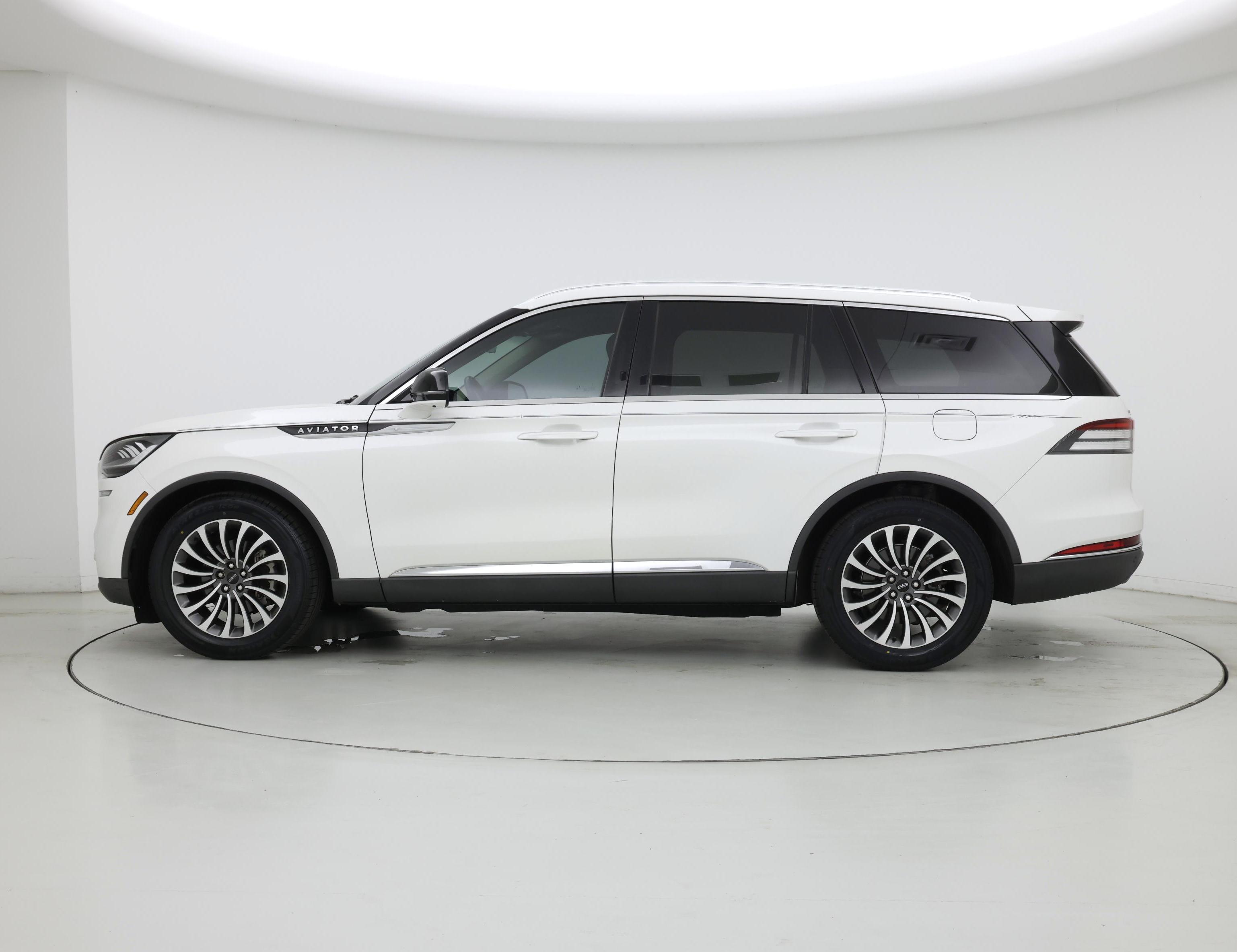Thumbnail: 2020 Lincoln Aviator - 3