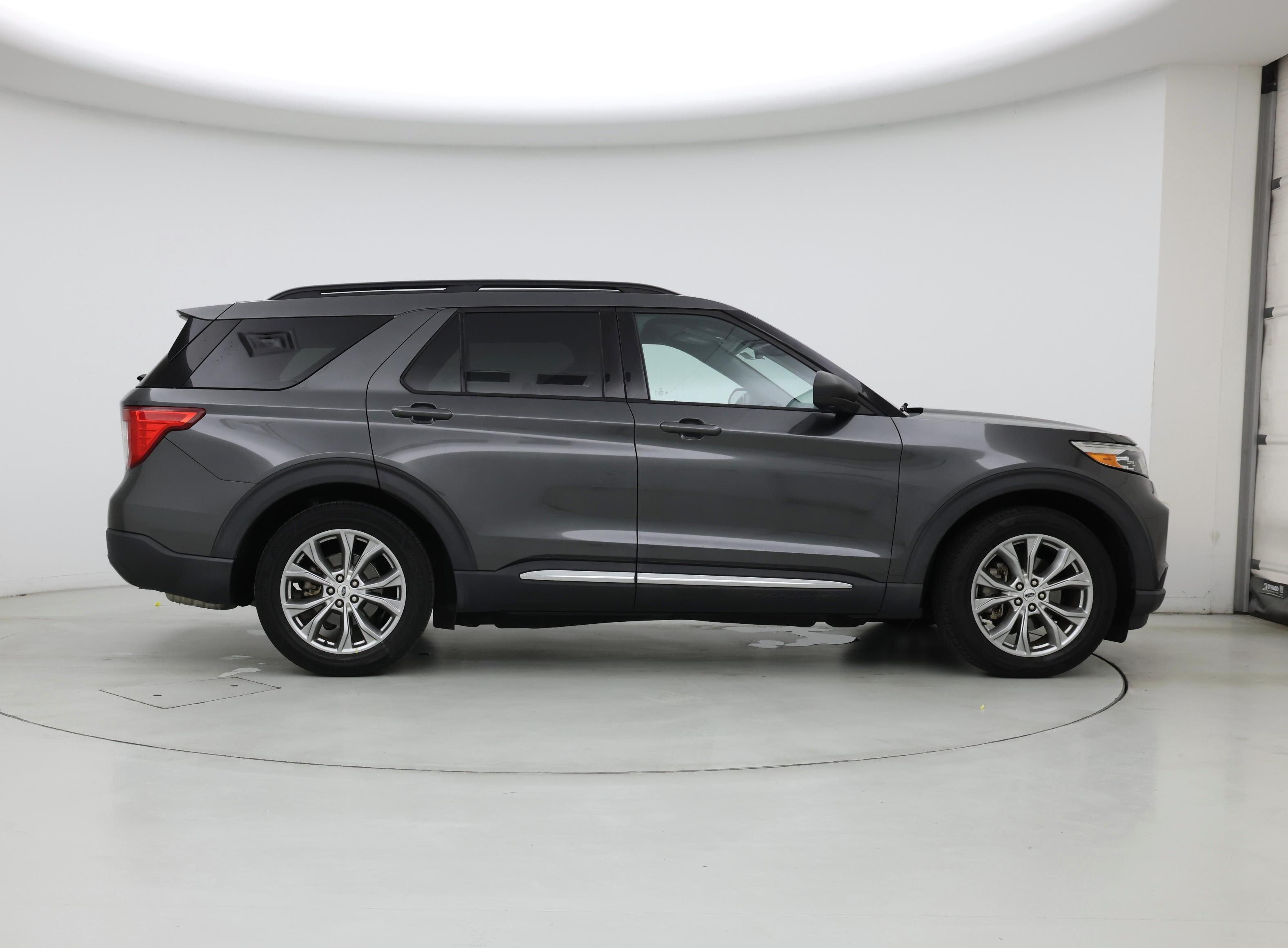 Thumbnail: 2020 Ford Explorer - 7