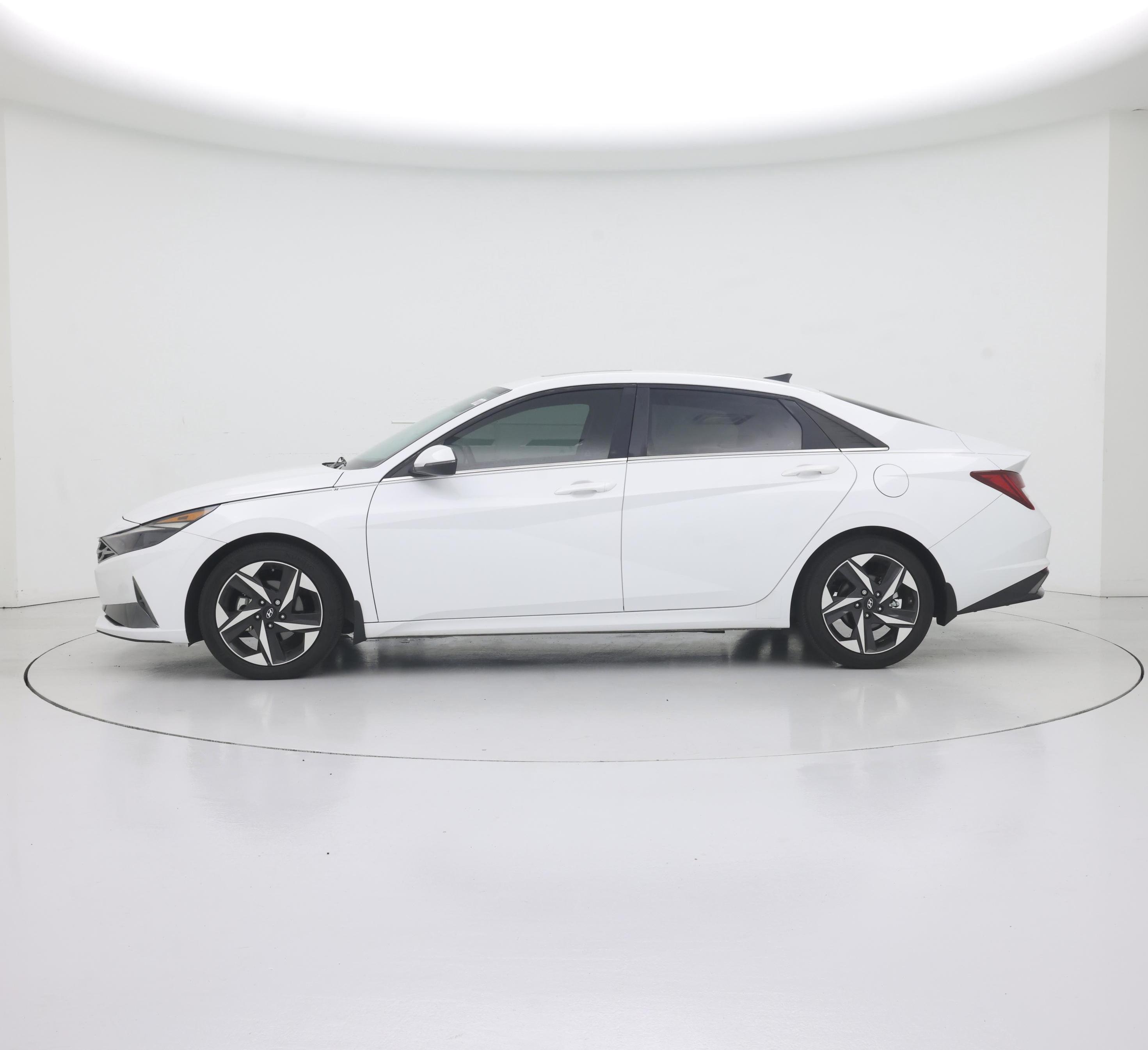 Thumbnail: 2021 Hyundai Elantra - 3