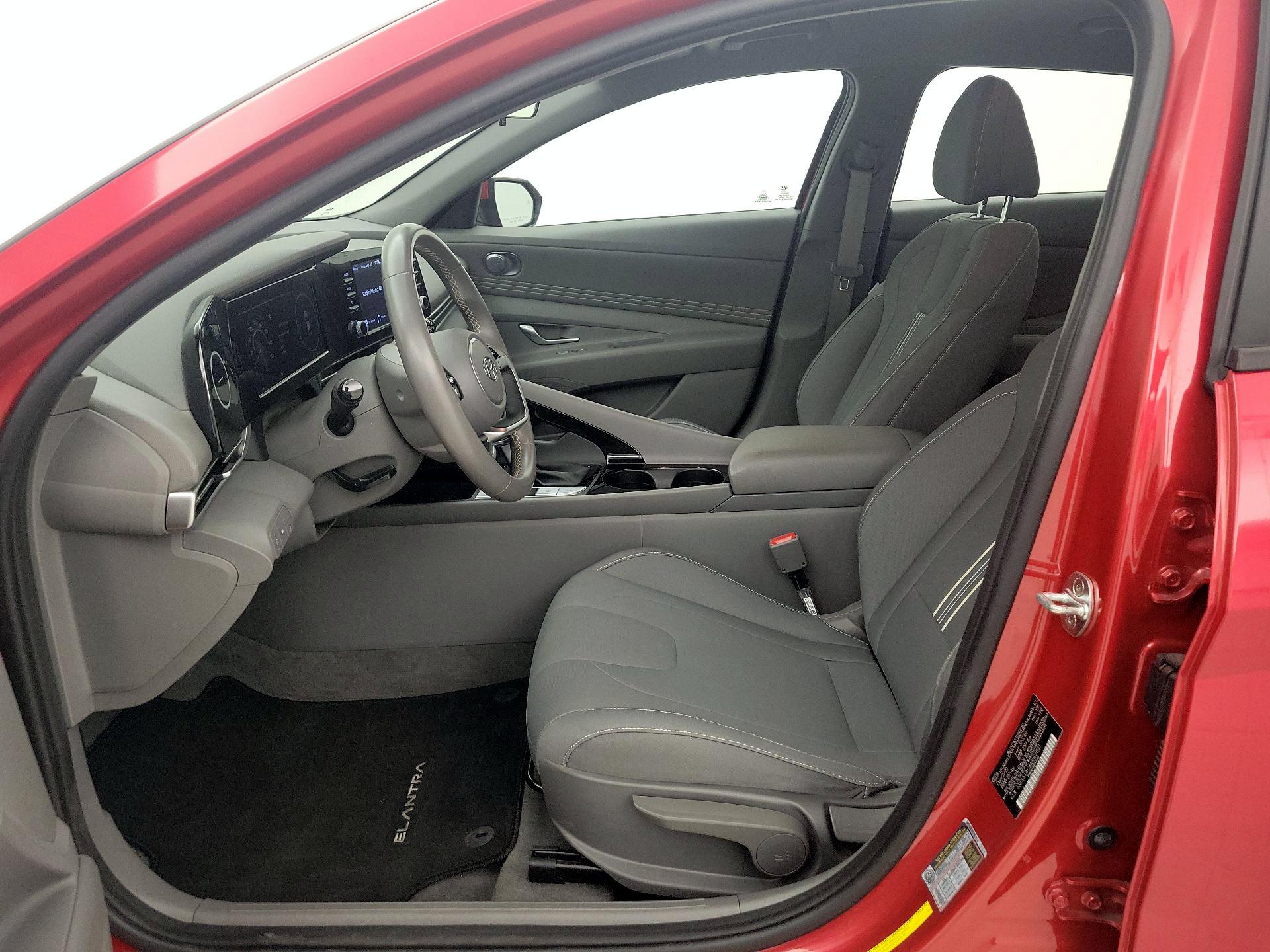 Thumbnail: 2021 Hyundai Elantra - 11