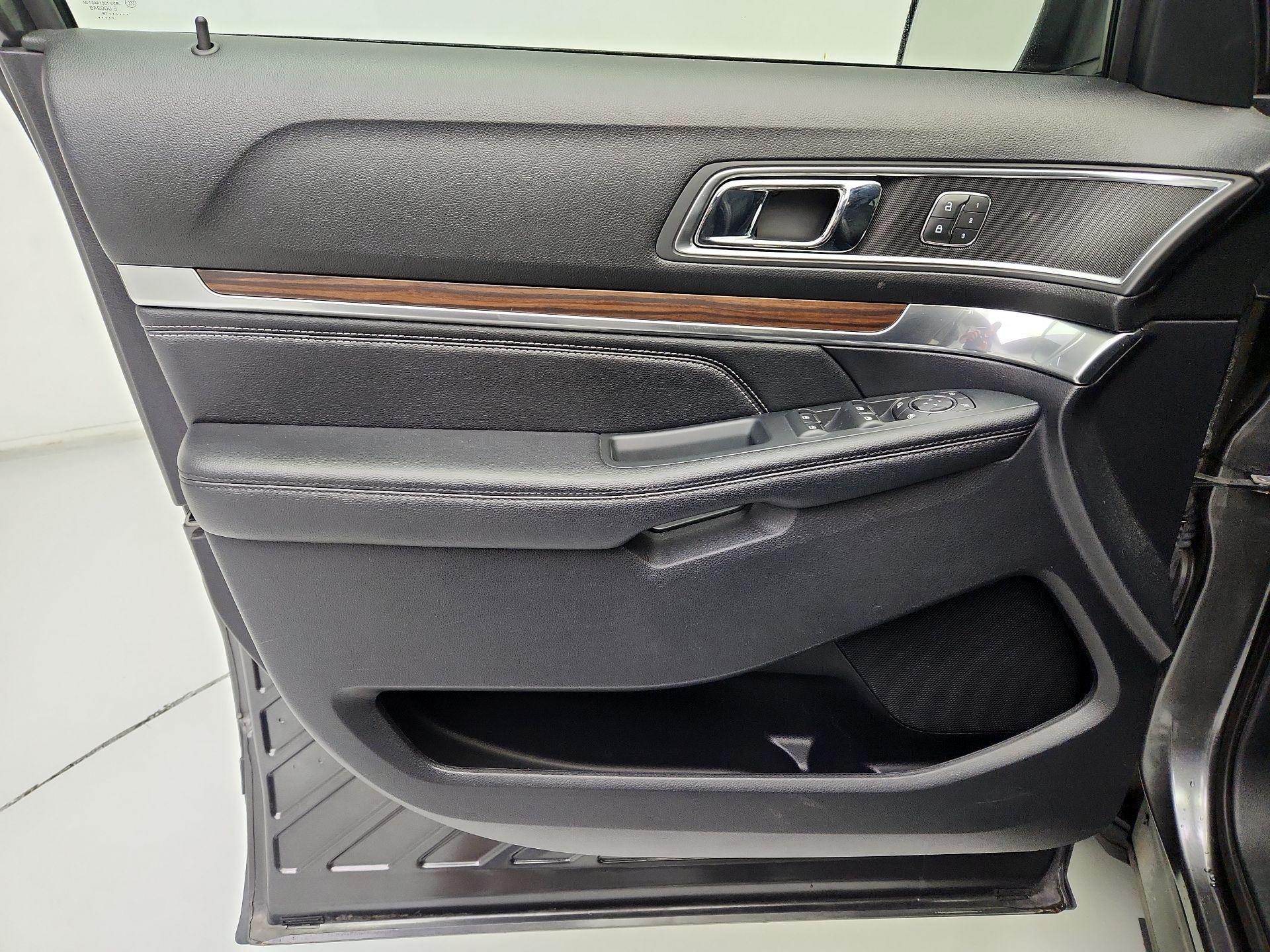 Thumbnail: 2019 Ford Explorer - 12