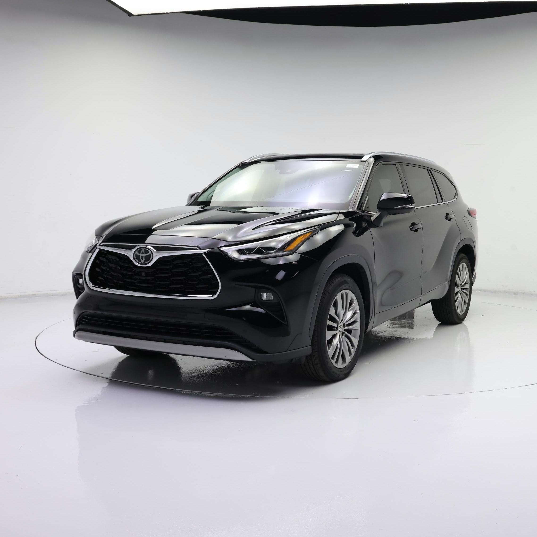 Thumbnail: 2021 Toyota Highlander - 4