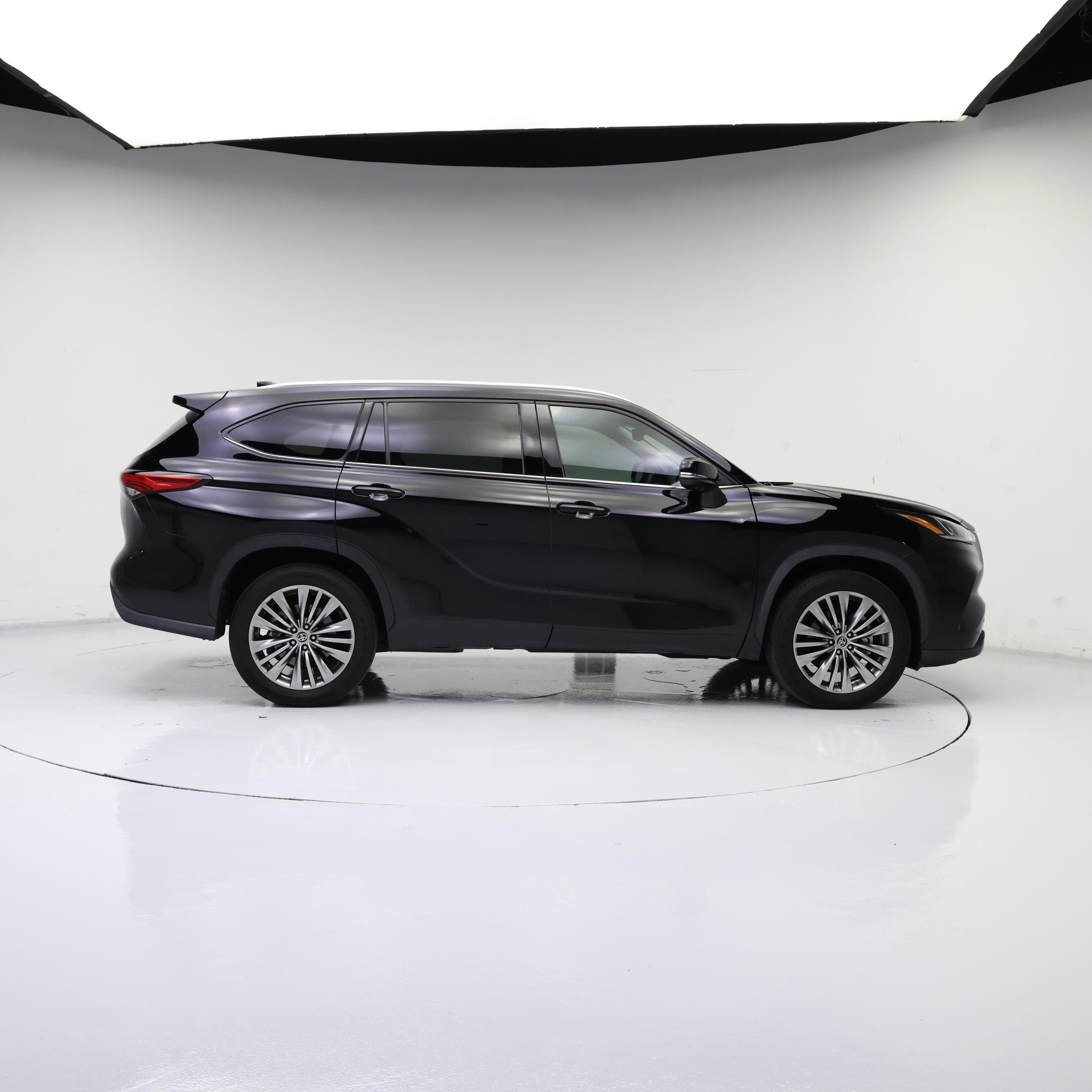 Thumbnail: 2021 Toyota Highlander - 7