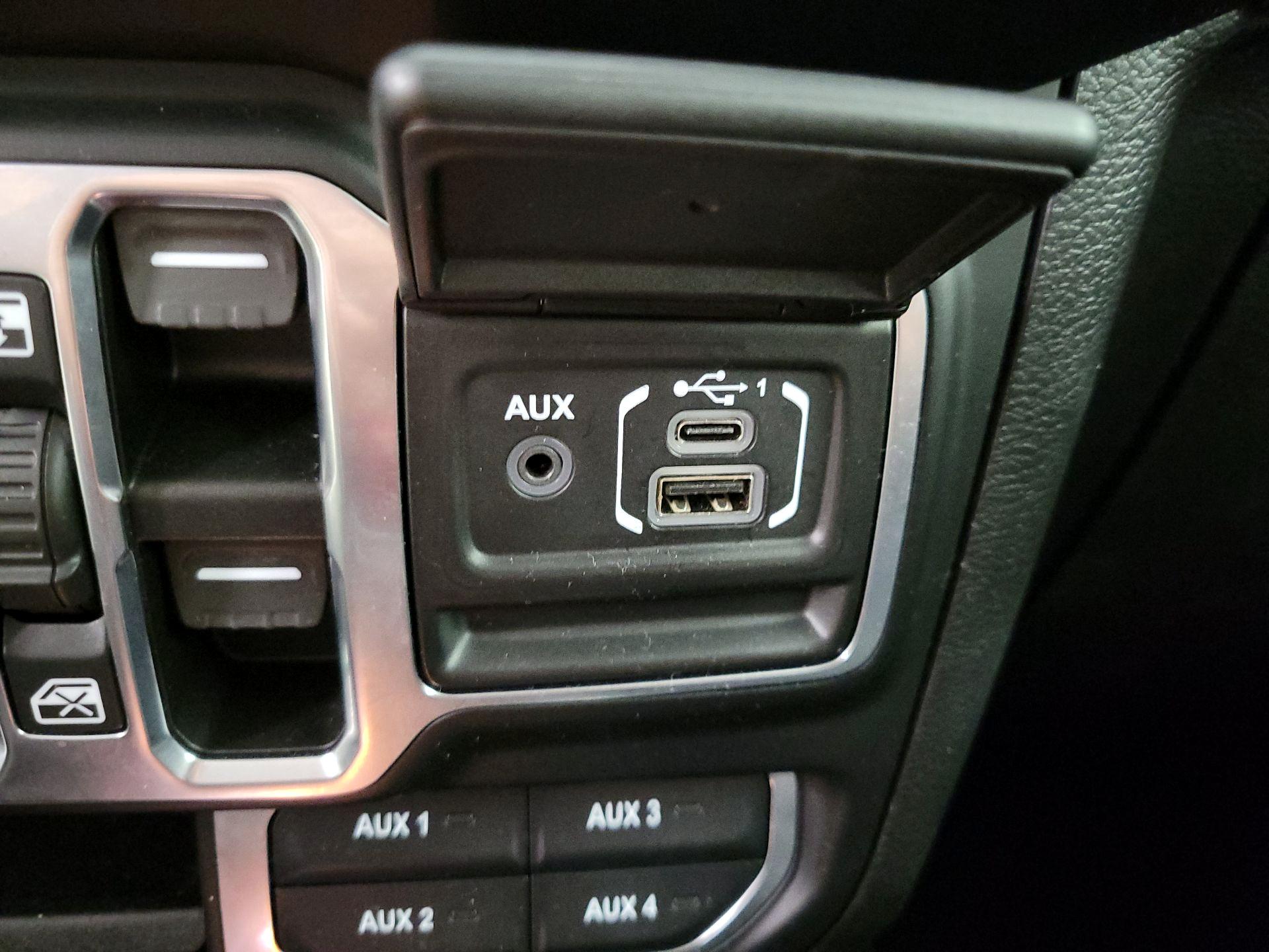 Thumbnail: 2021 Jeep Wrangler - 19