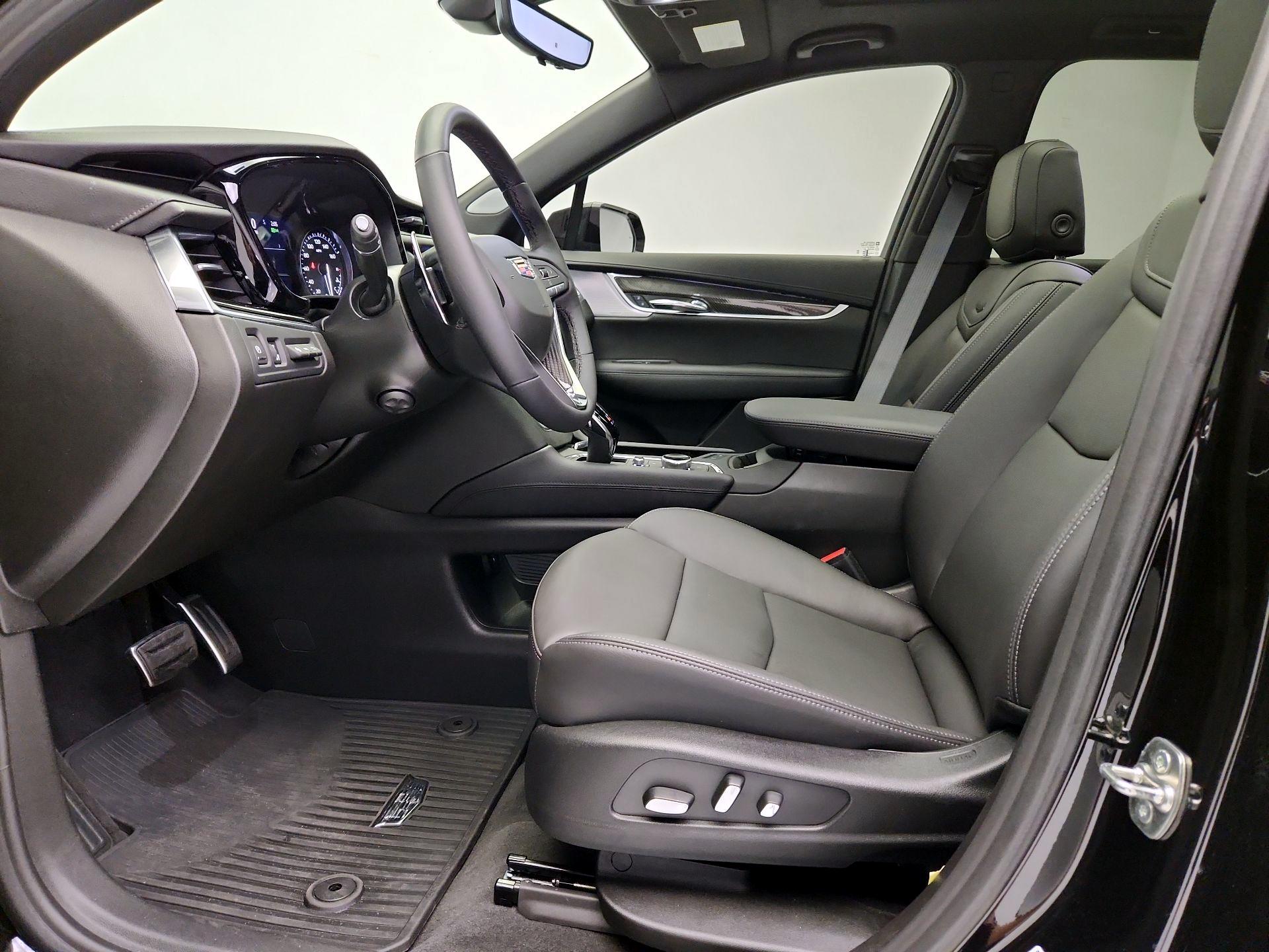 Thumbnail: 2025 Cadillac XT6 - 11