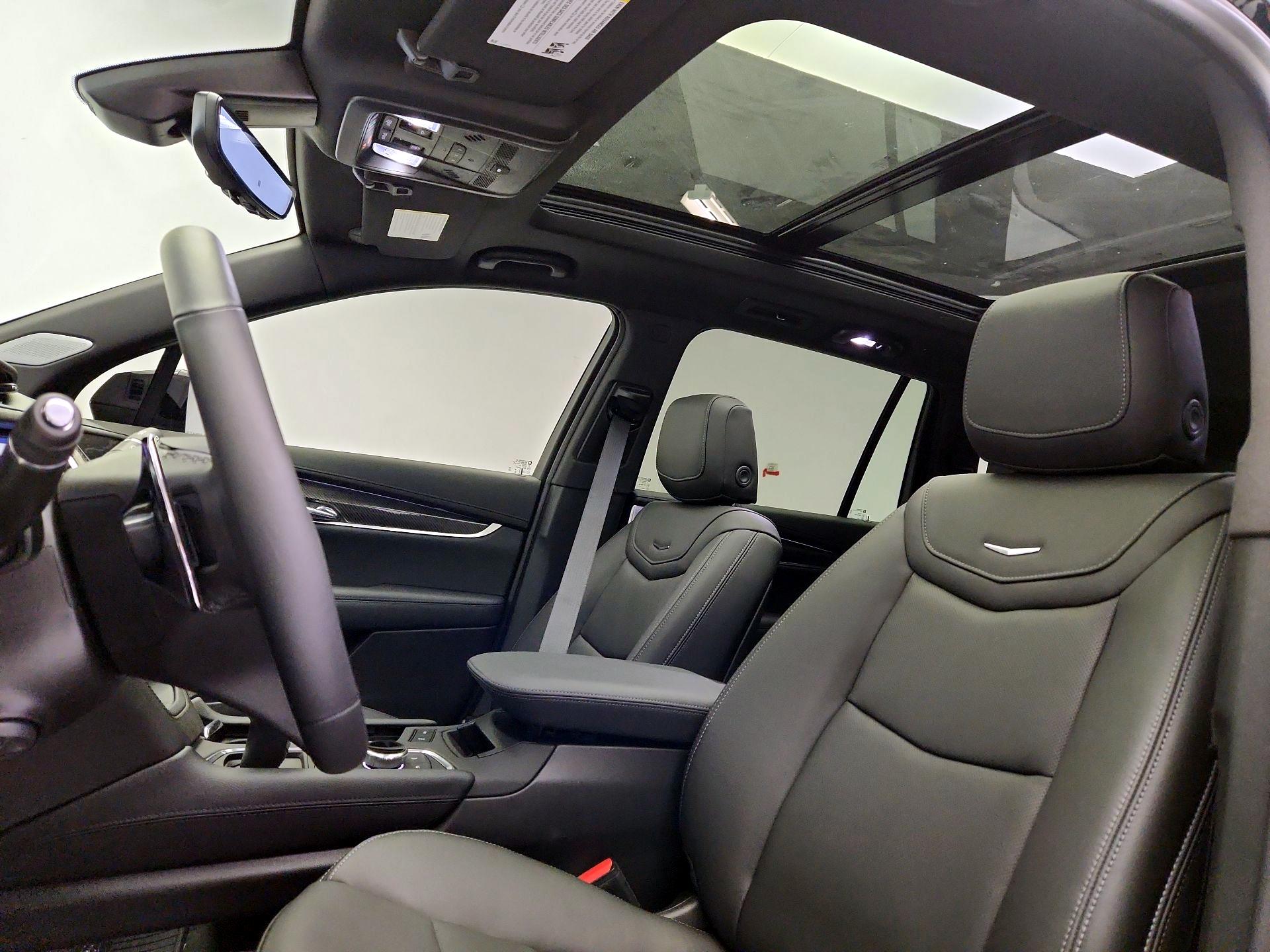 Thumbnail: 2025 Cadillac XT6 - 20