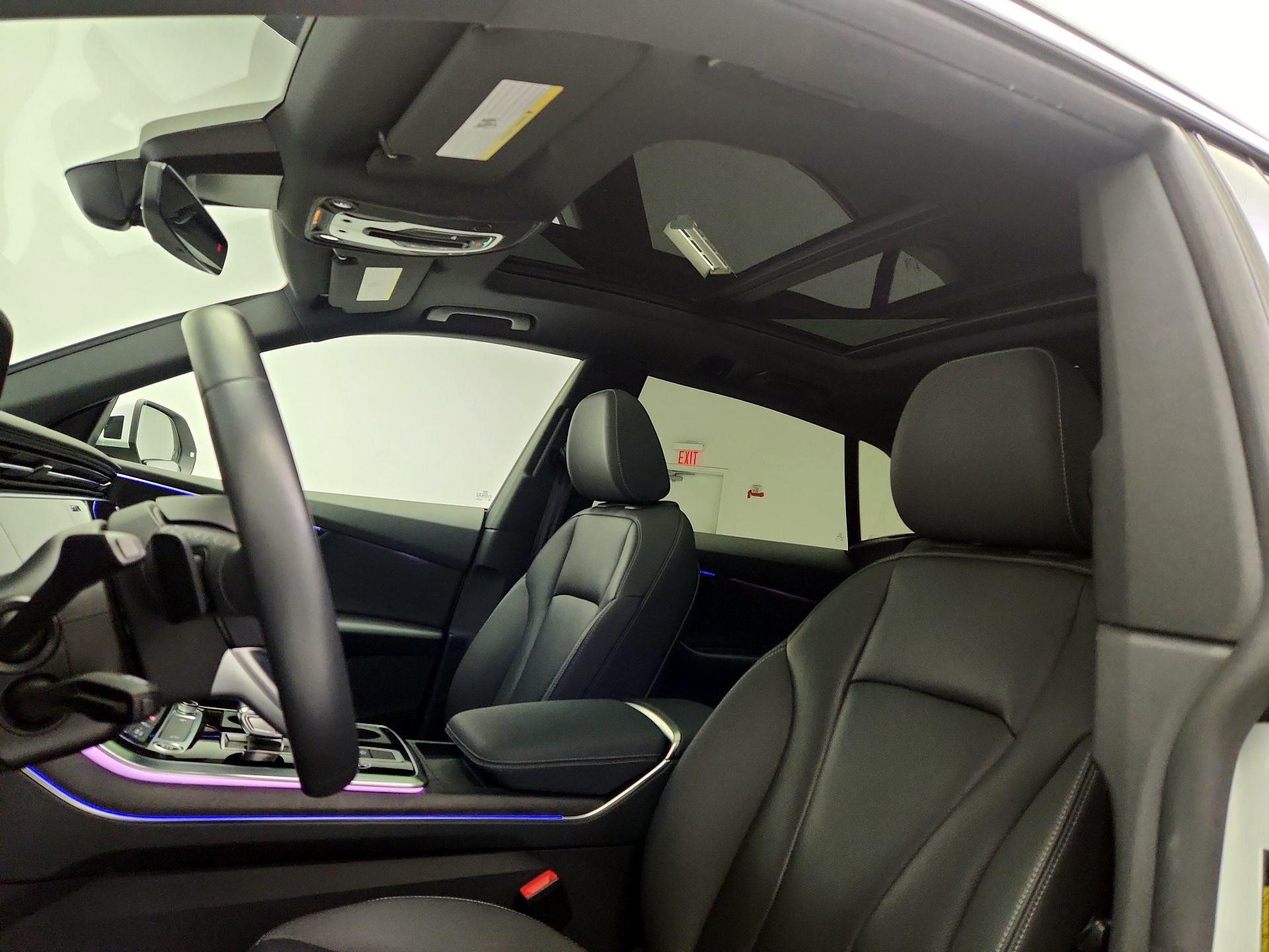 Thumbnail: 2021 Audi Q8 - 20
