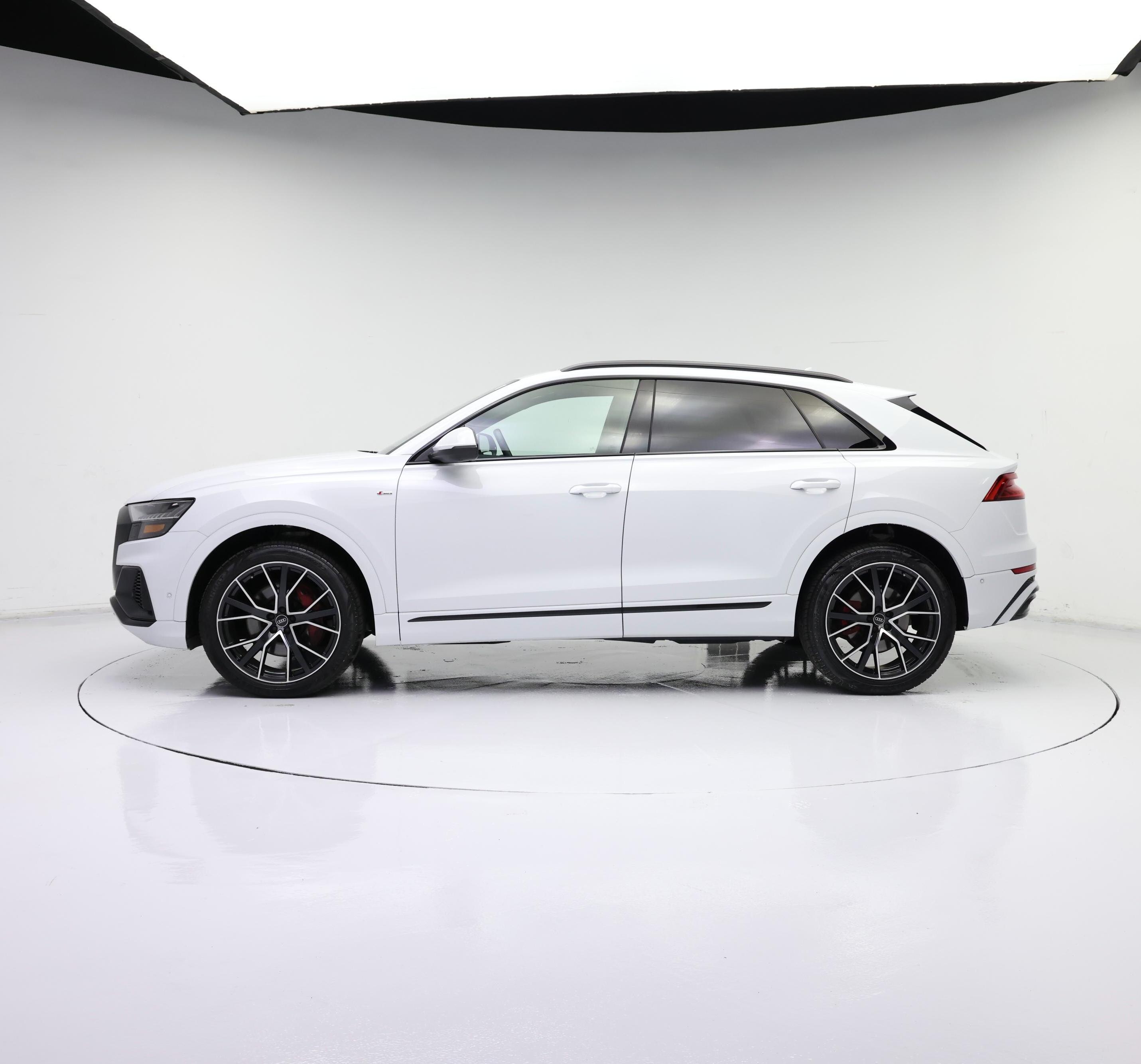 Thumbnail: 2021 Audi Q8 - 3