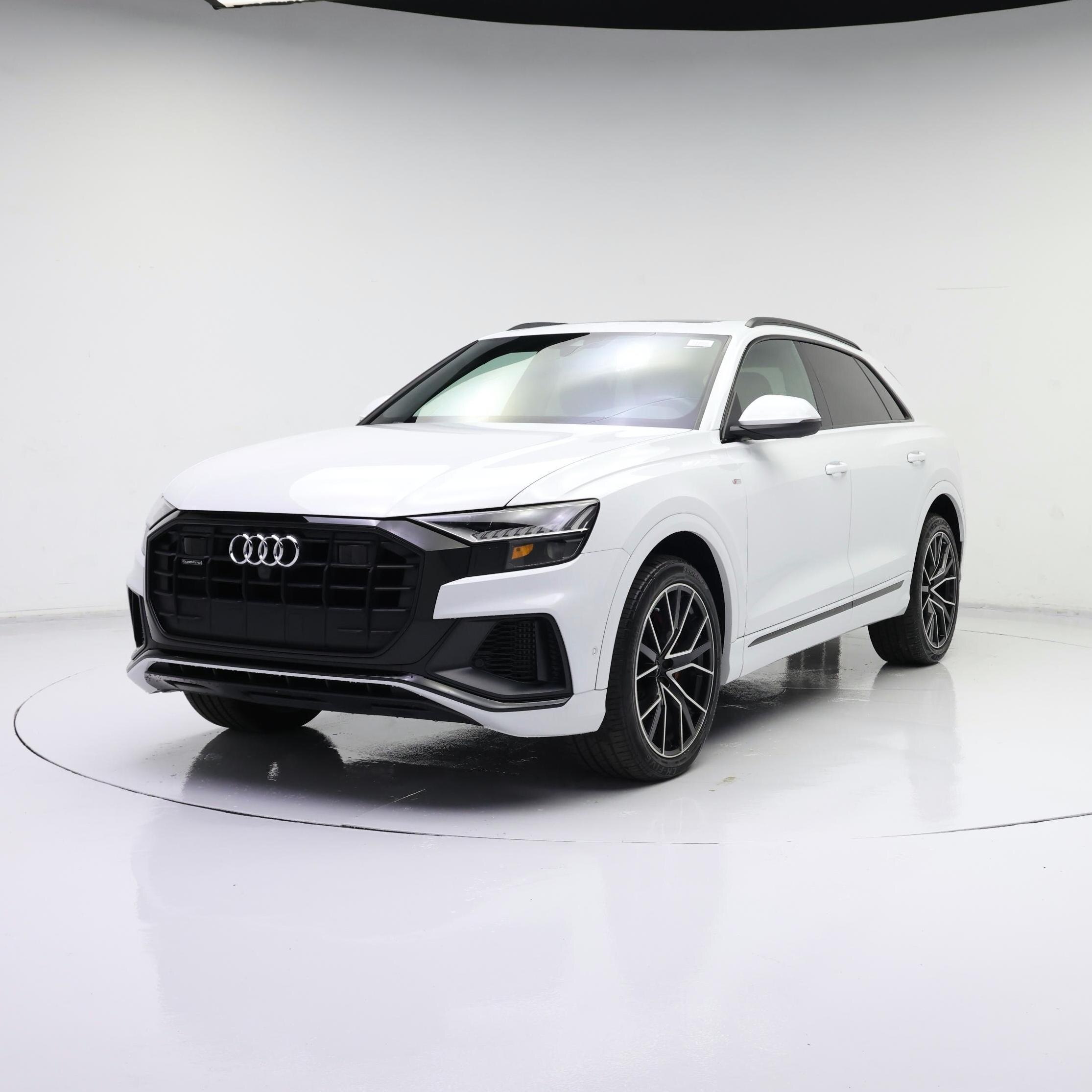 Thumbnail: 2021 Audi Q8 - 4