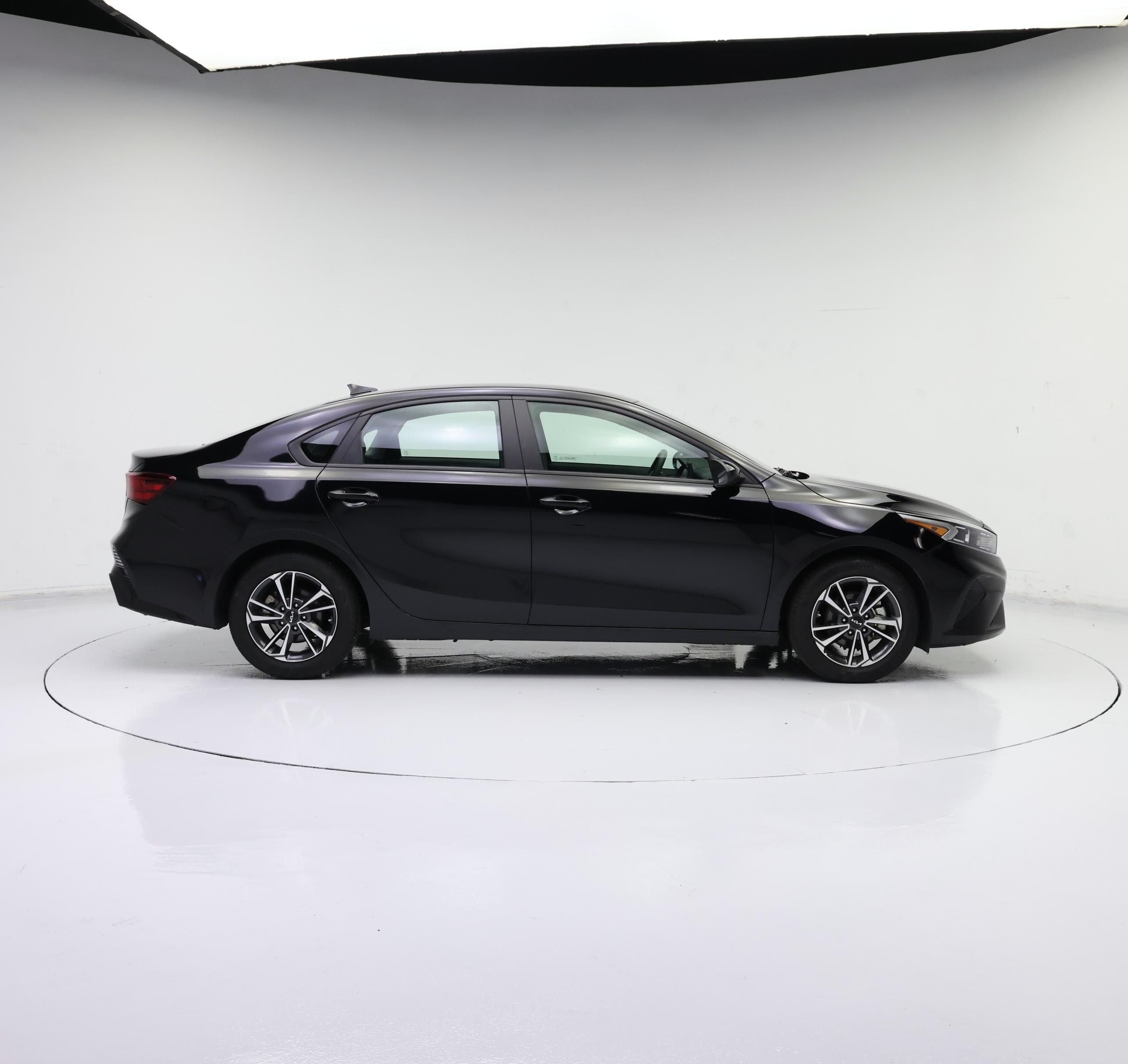 Thumbnail: 2024 Kia Forte - 7