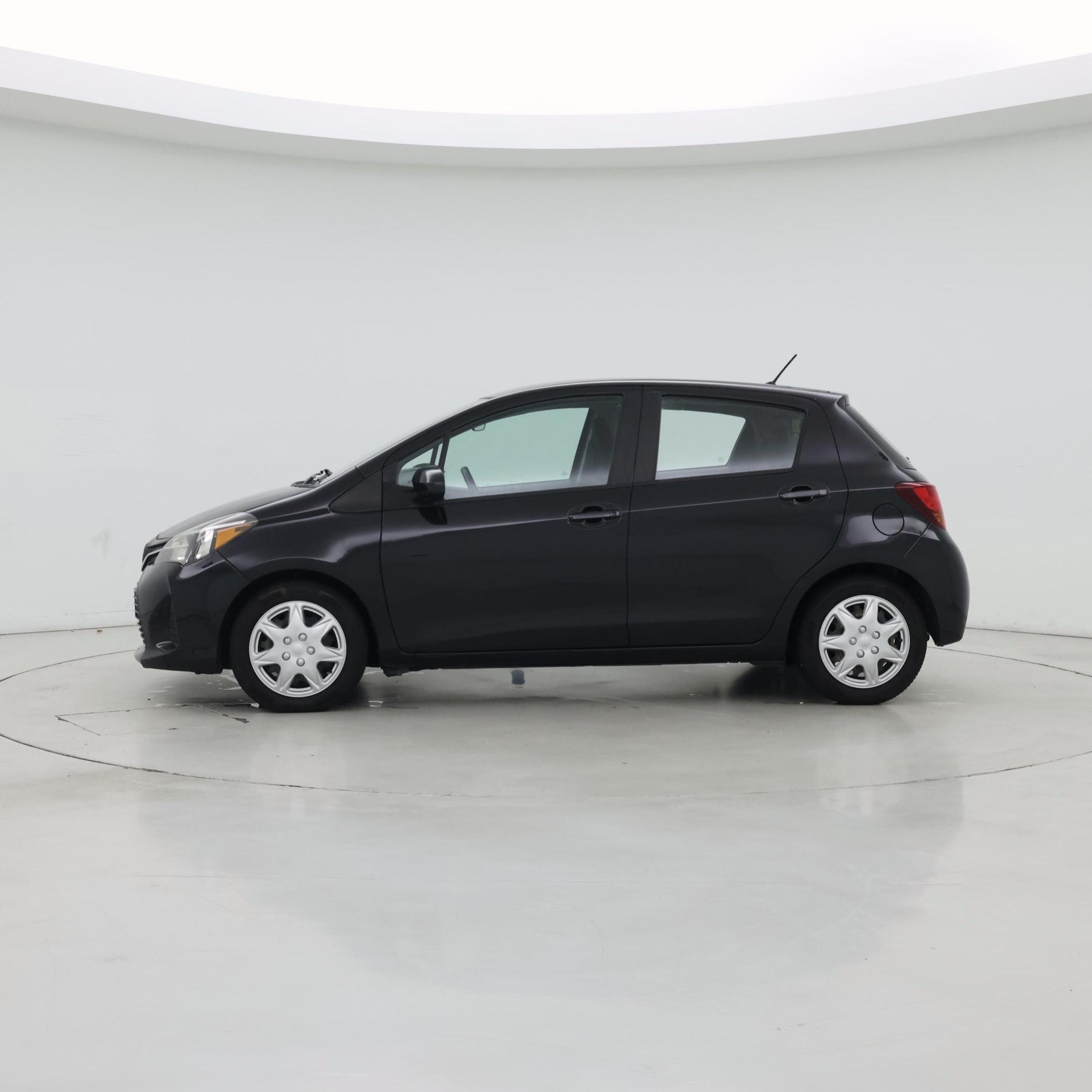 Thumbnail: 2017 Toyota Yaris - 3