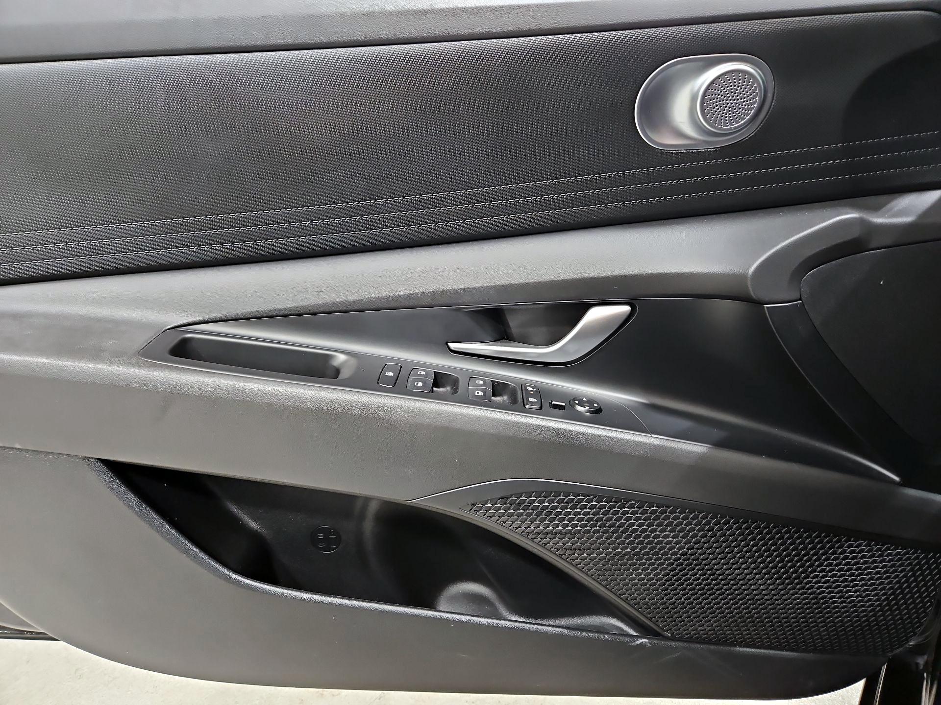 Thumbnail: 2024 Hyundai Elantra - 12