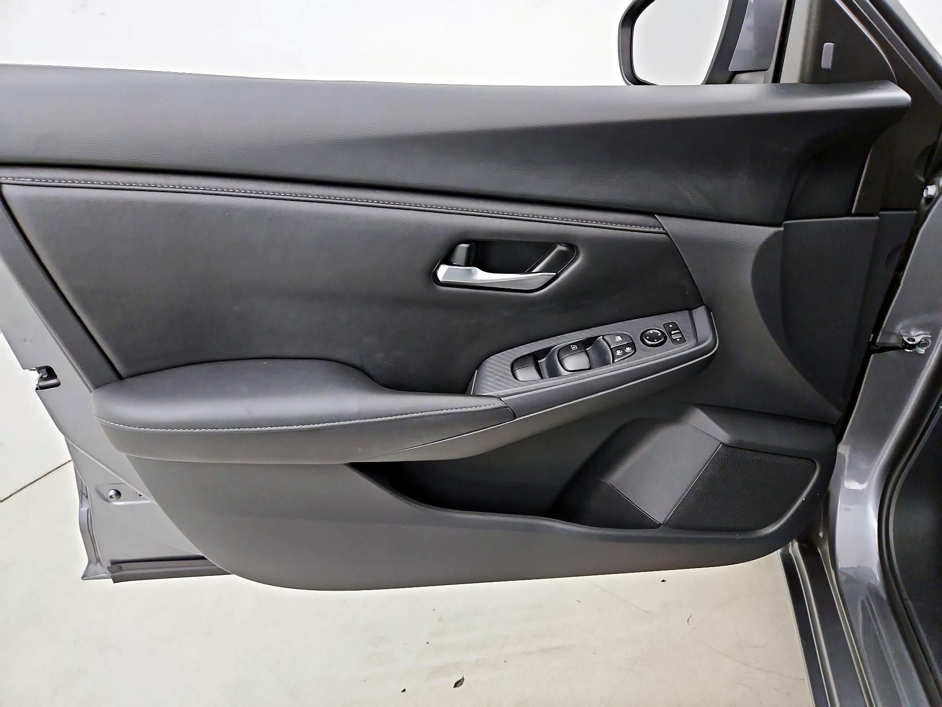 Thumbnail: 2023 Nissan Sentra - 12