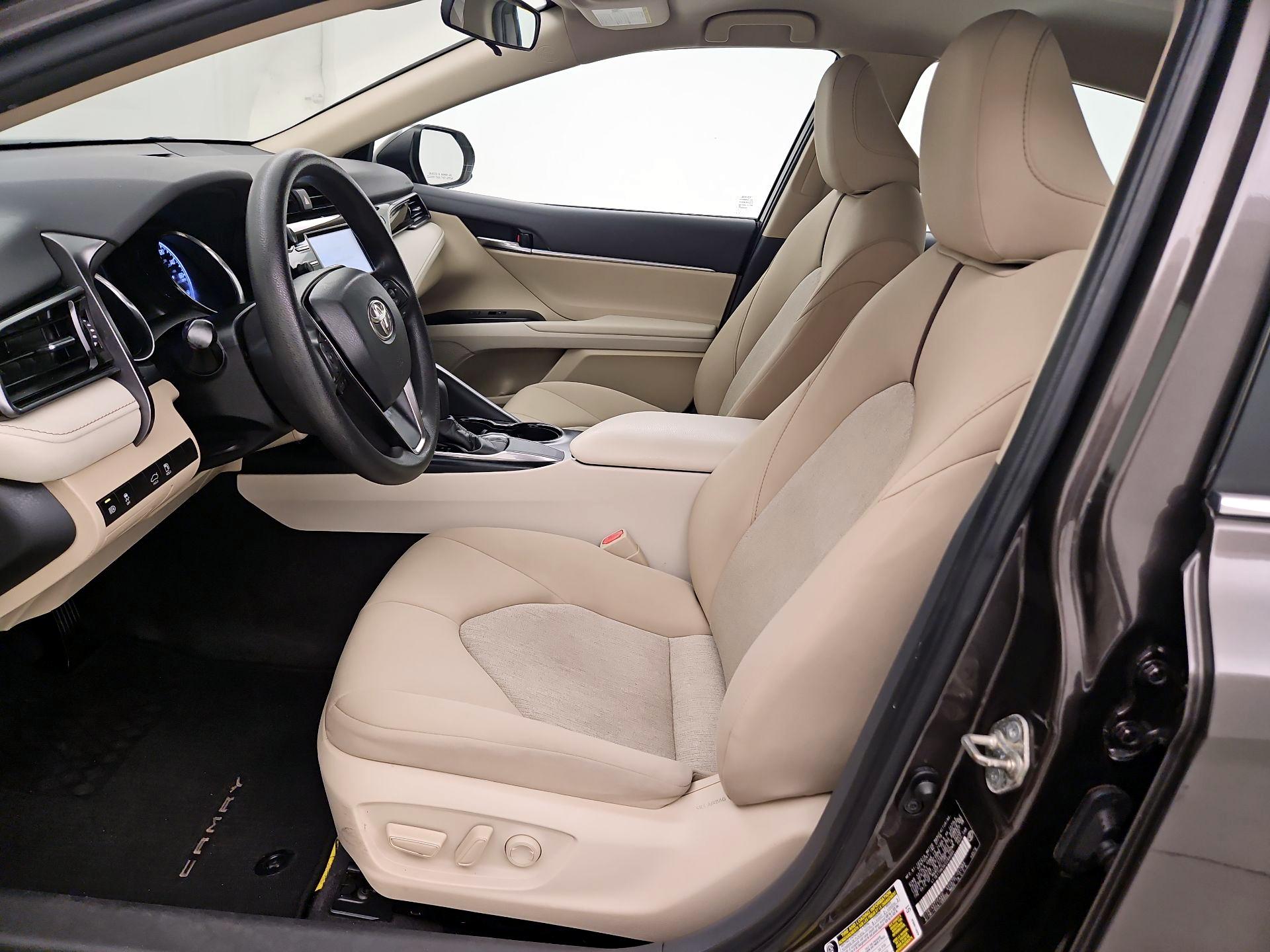 Thumbnail: 2019 Toyota Camry - 11