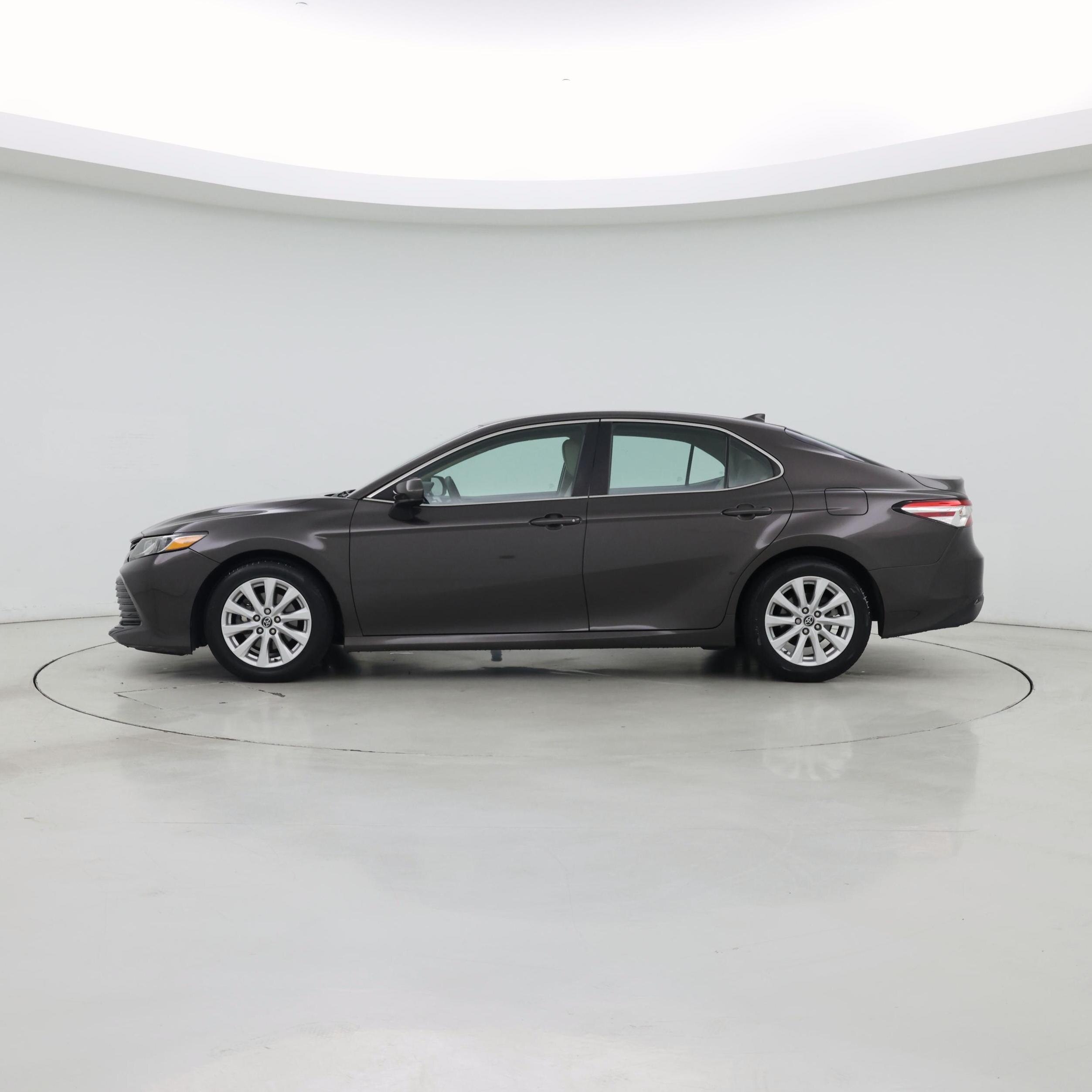 Thumbnail: 2019 Toyota Camry - 3
