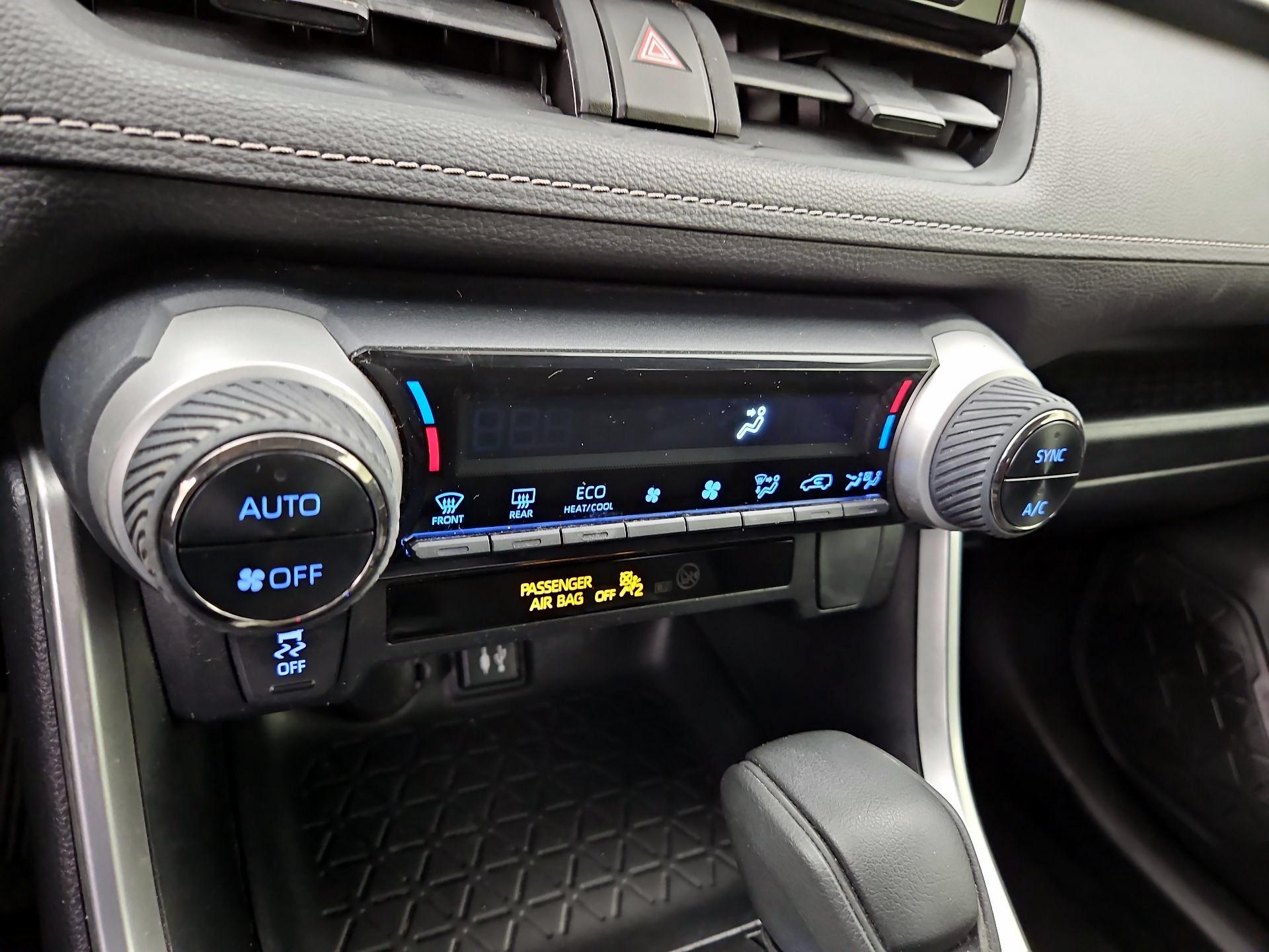 Thumbnail: 2019 Toyota RAV4 - 16