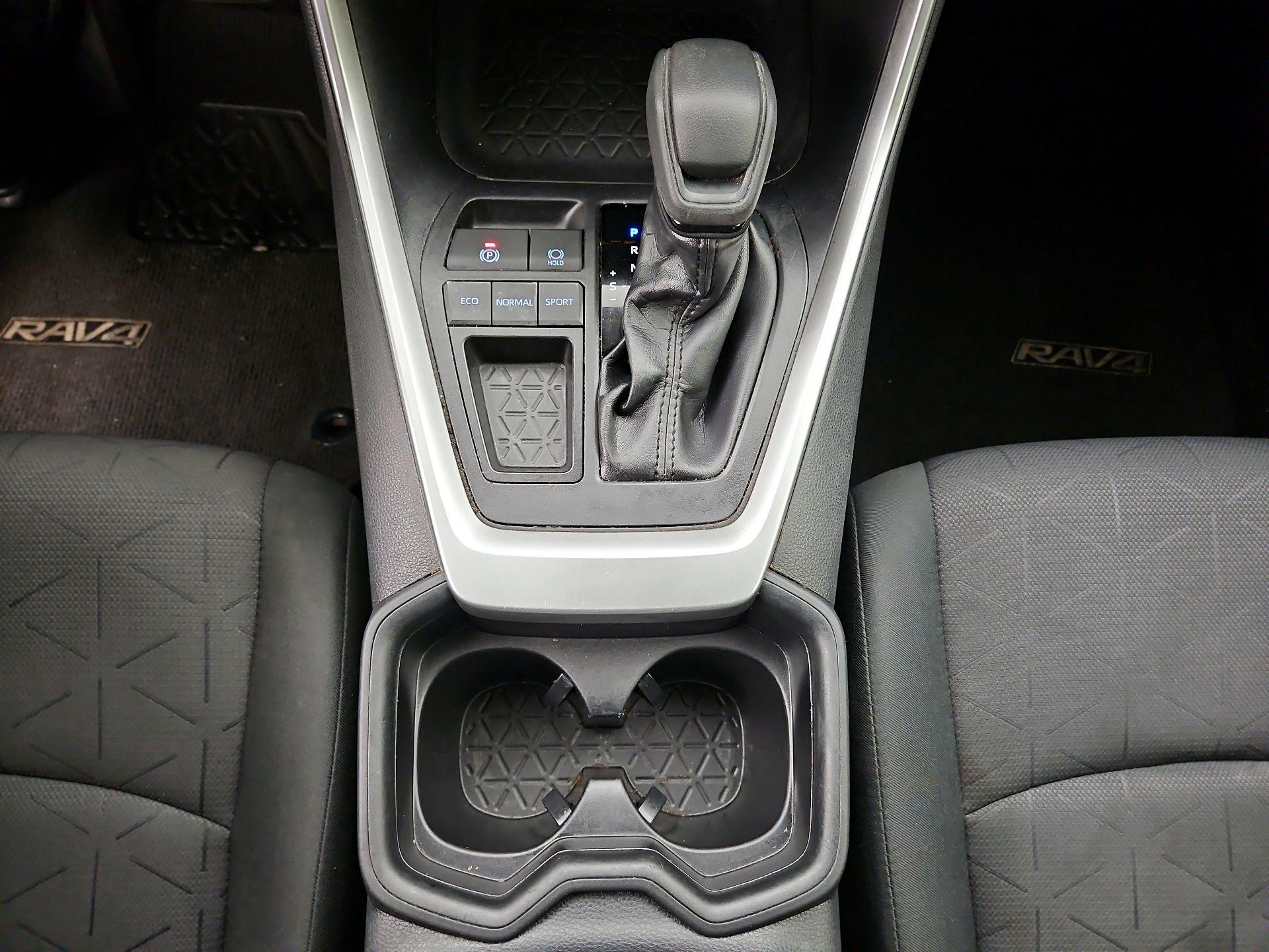 Thumbnail: 2019 Toyota RAV4 - 17