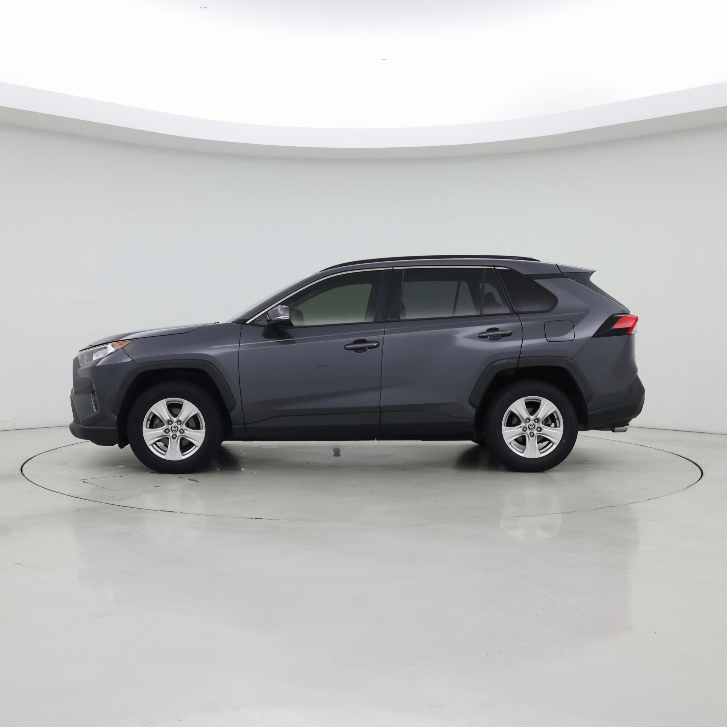 Thumbnail: 2019 Toyota RAV4 - 3