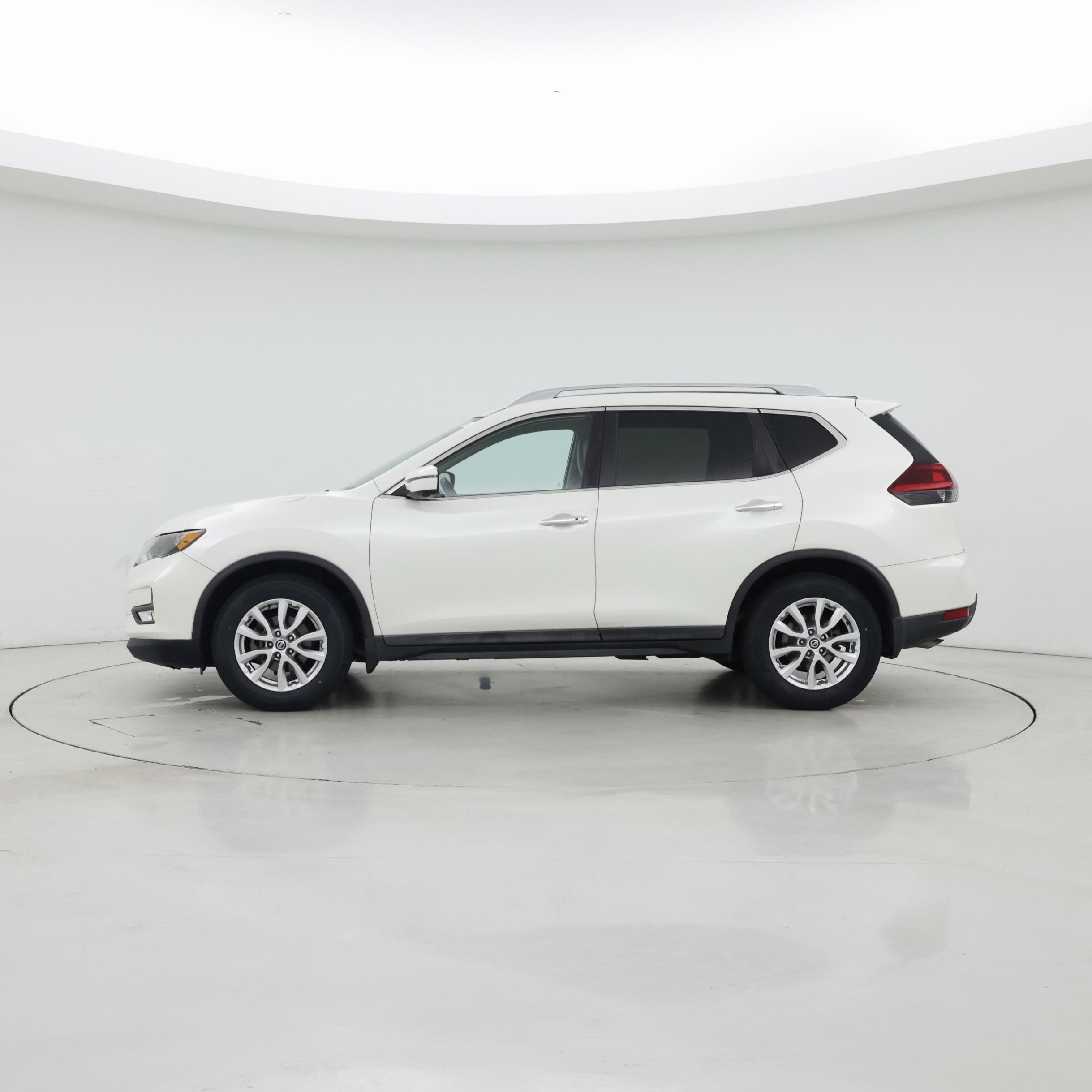 Thumbnail: 2018 Nissan Rogue - 3