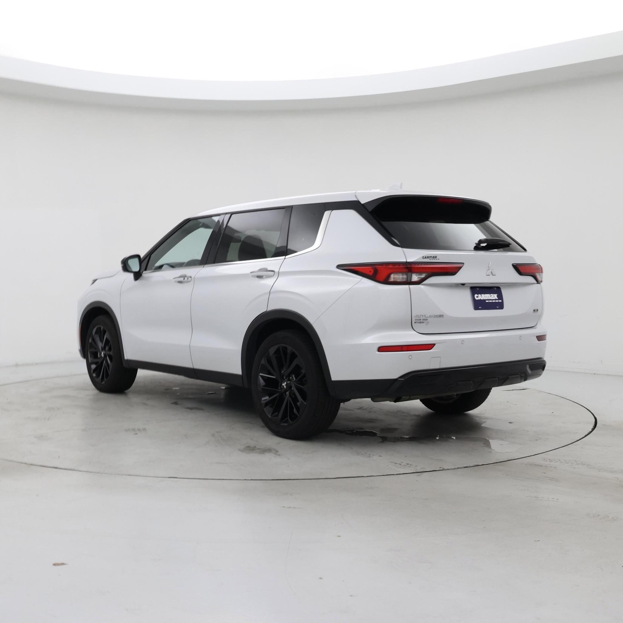 Thumbnail: 2024 Mitsubishi Outlander - 2