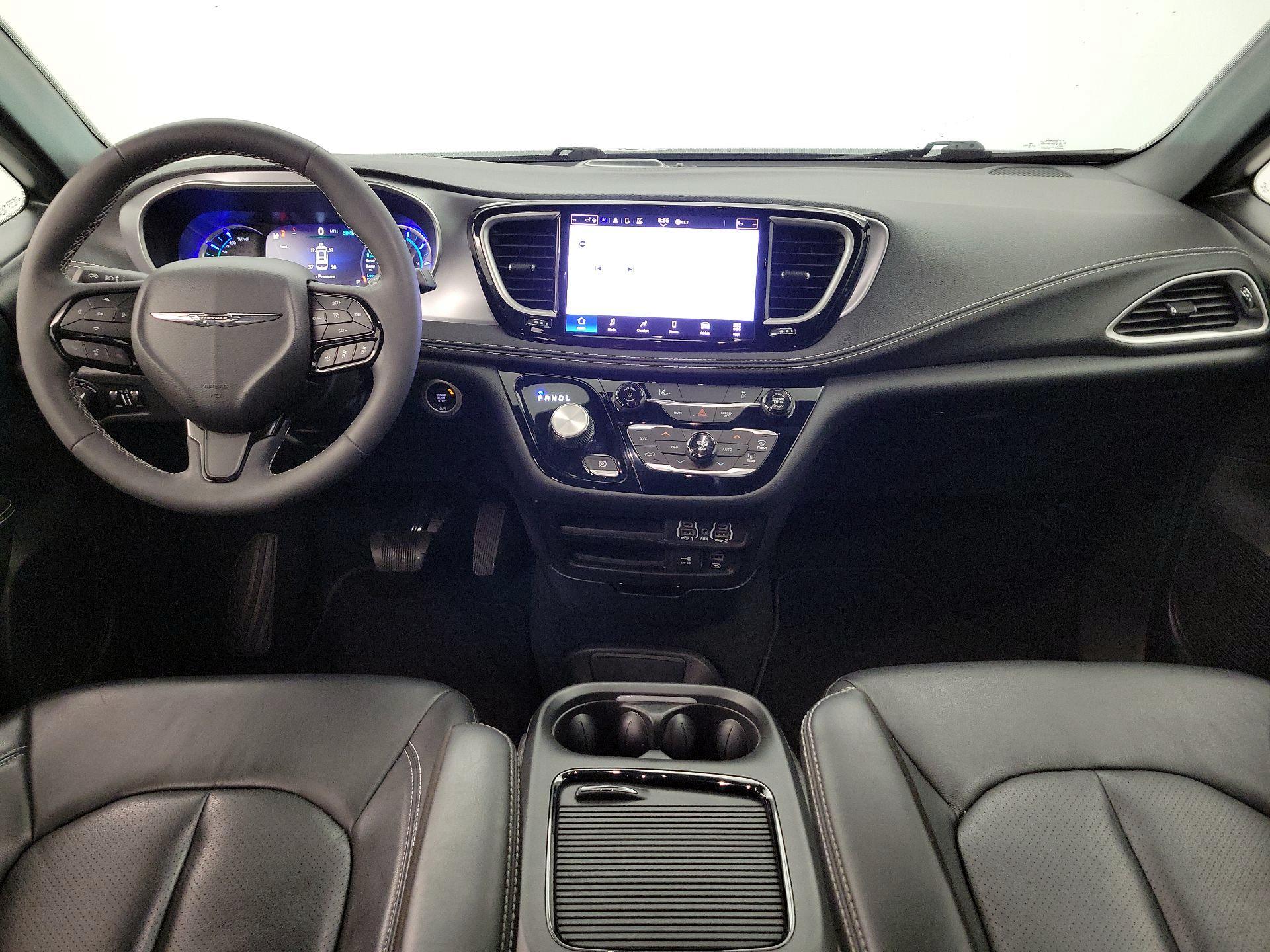 Thumbnail: 2022 Chrysler Pacifica - 9