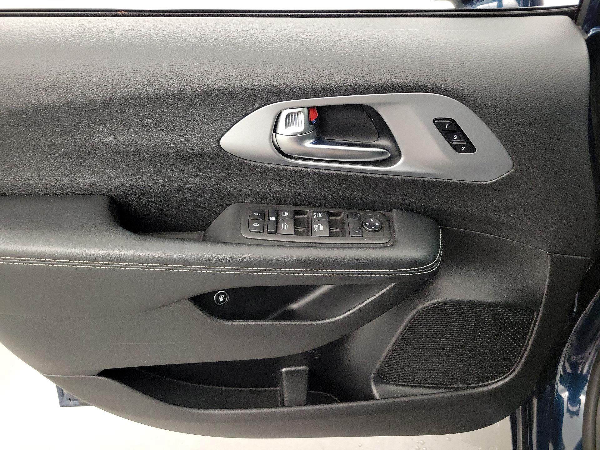 Thumbnail: 2022 Chrysler Pacifica - 12