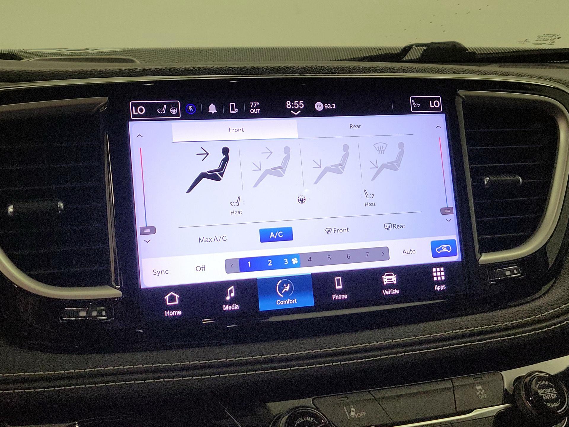 Thumbnail: 2022 Chrysler Pacifica - 16